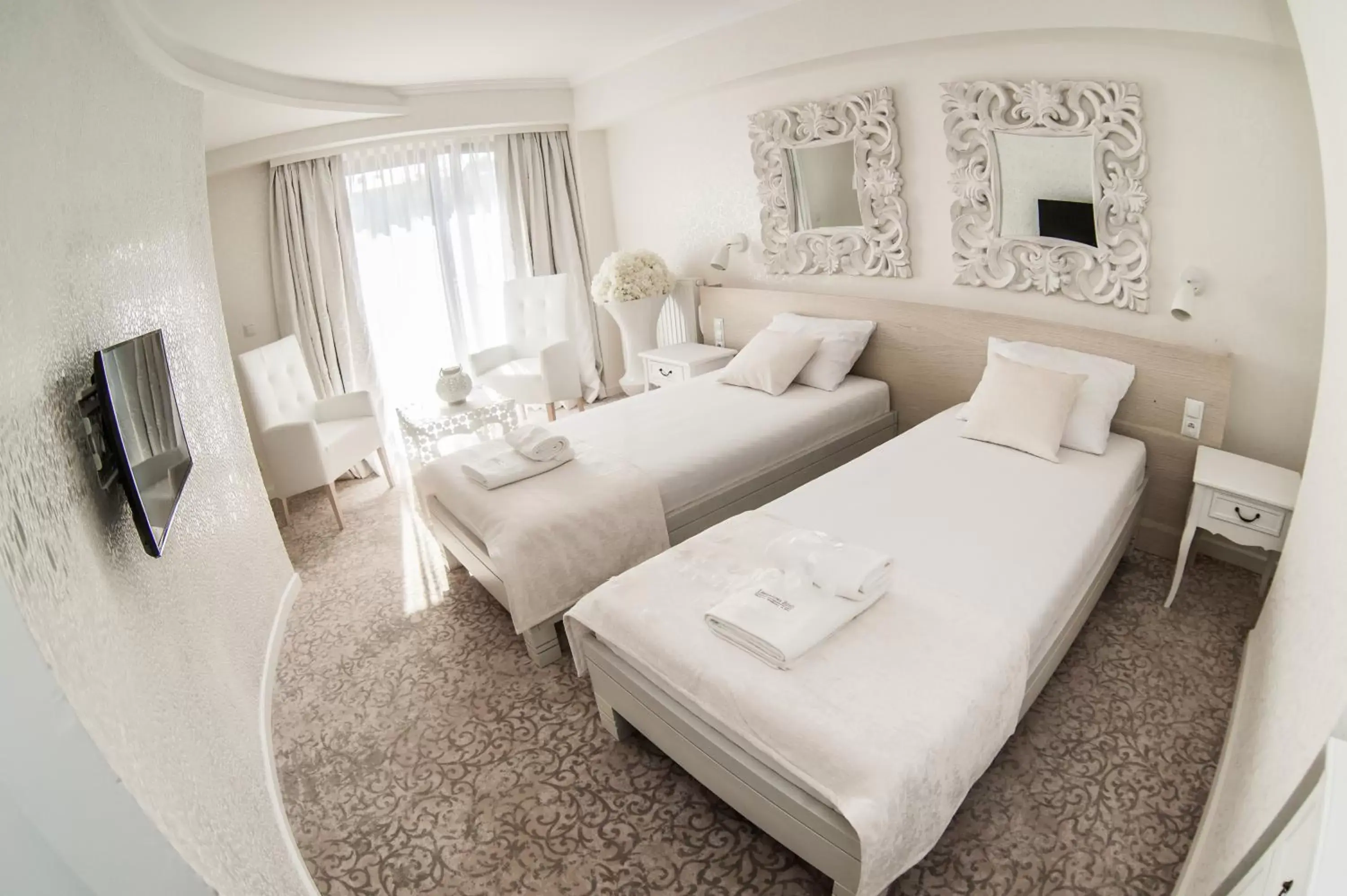 Deluxe Twin Room - single occupancy in Lawendowy Zdrój Medycyna i SPA Deluxe Twin Room - single occupancy in Lawendowy Zdrój Medycyna i SPA