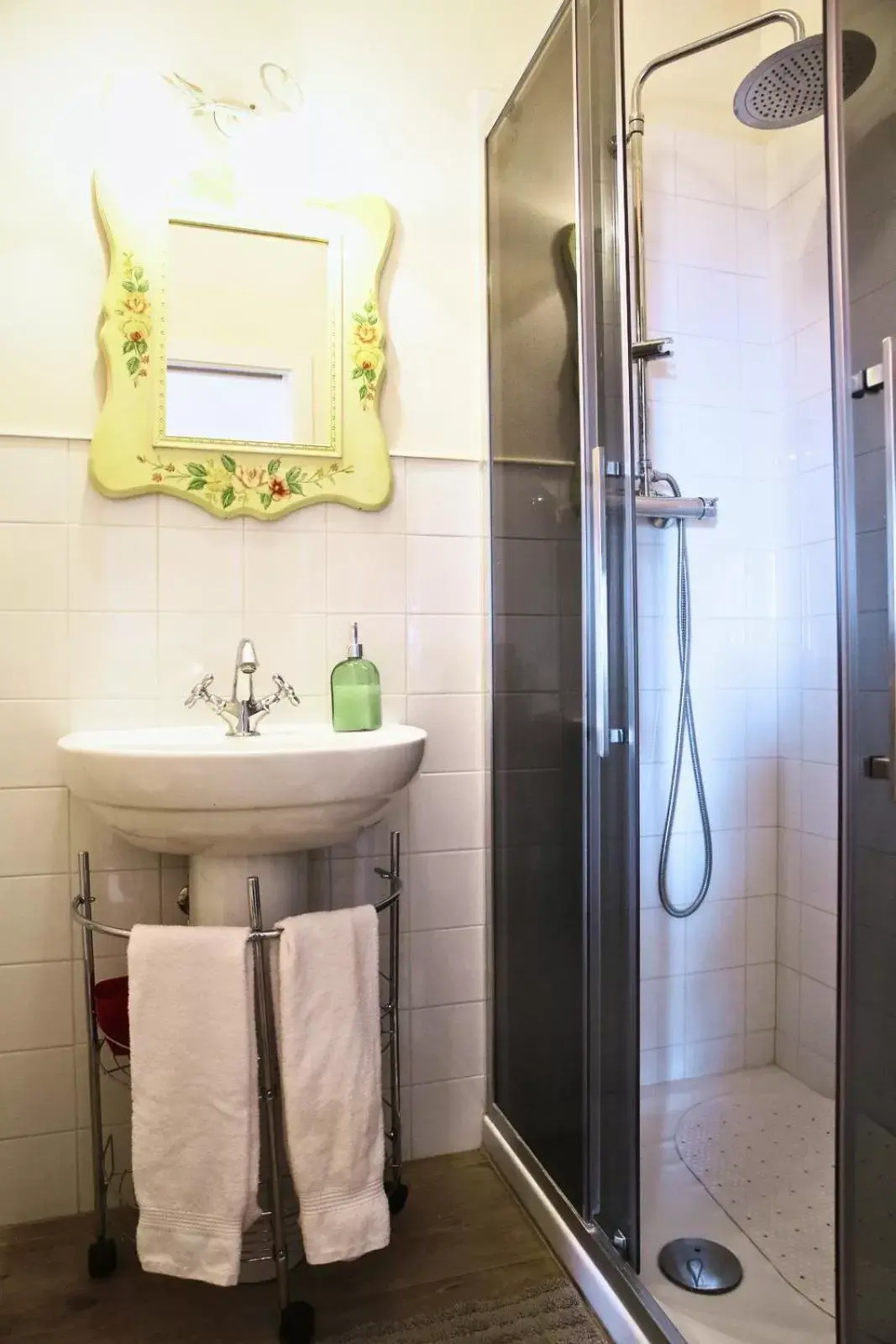 Shower, Bathroom in Villa Albertina