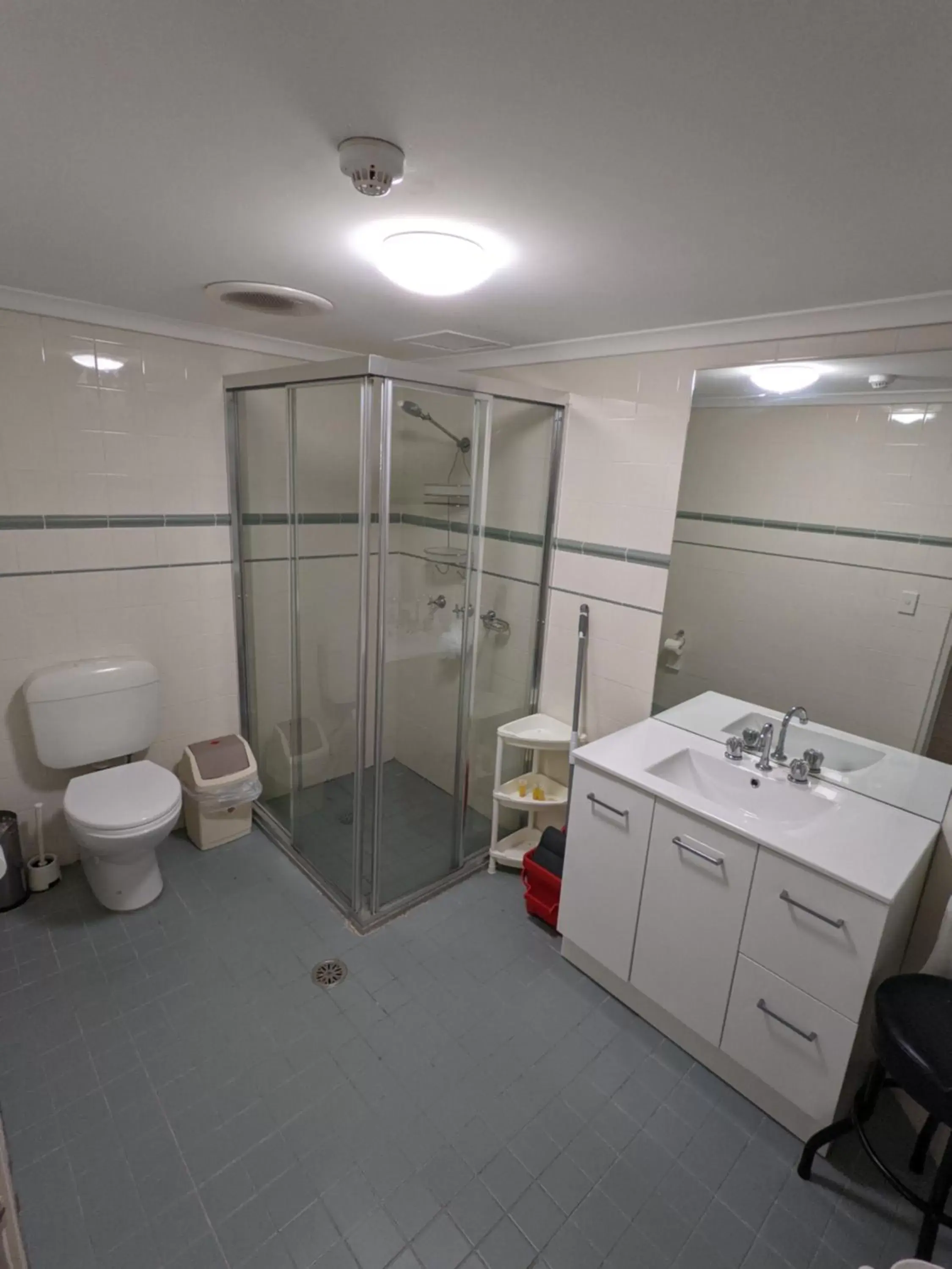 Shower, Bathroom in Arena Hotel (formerly Sleep Express Motel)