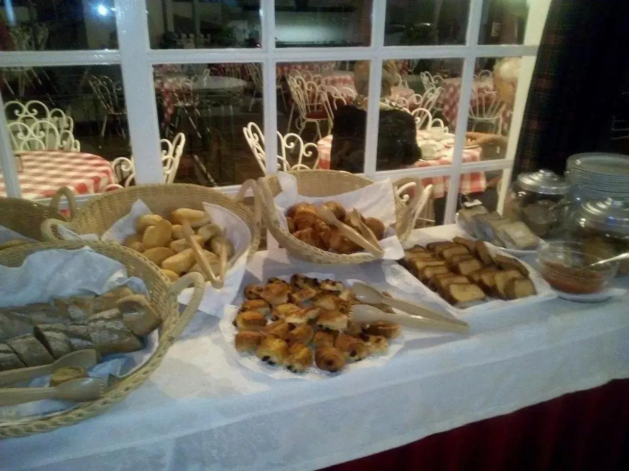 Breakfast in Quinta Da Penha De Franca Breakfast in Quinta Da Penha De Franca