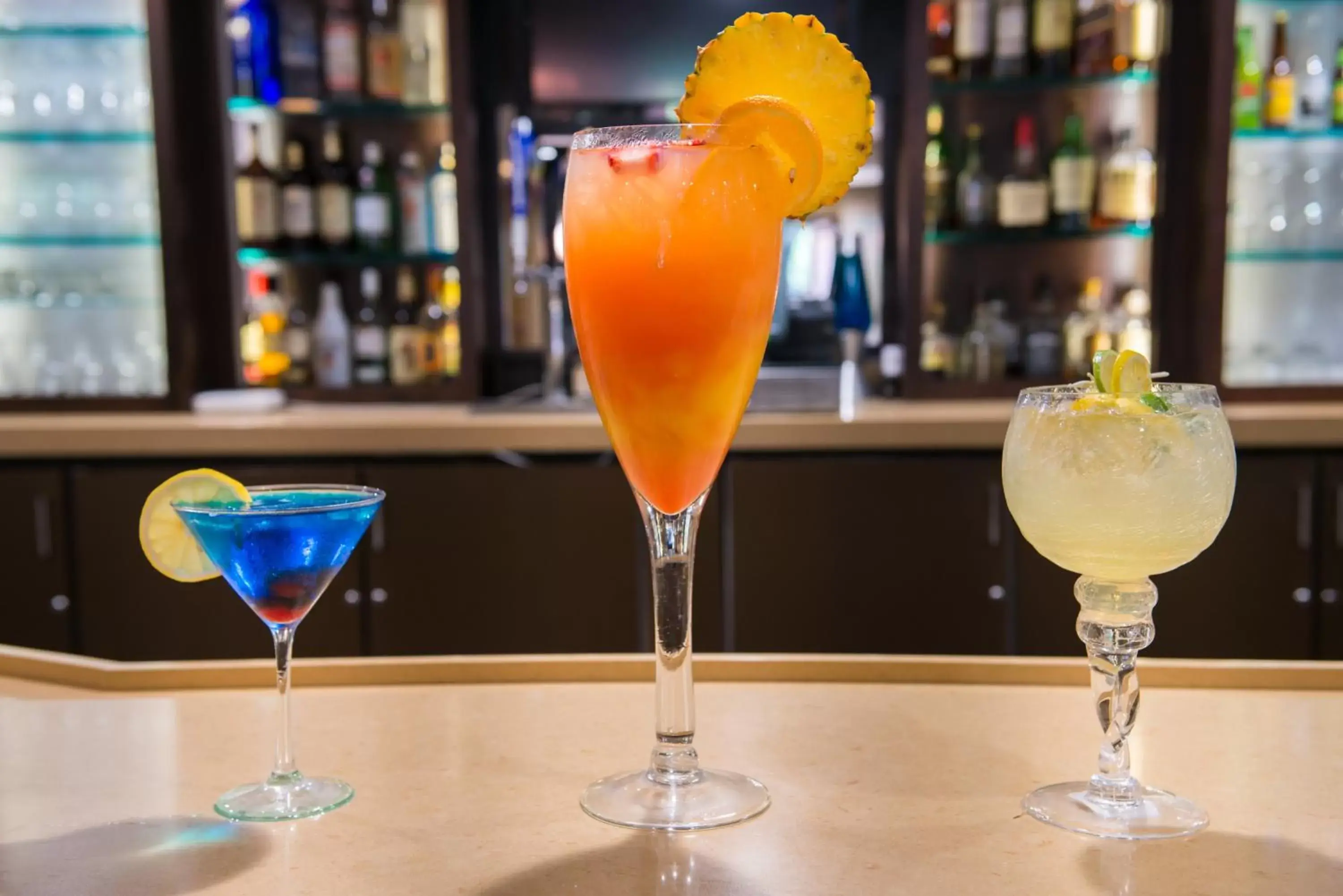 Lounge or bar, Drinks in Holiday Inn Dublin - Pleasanton, an IHG Hotel