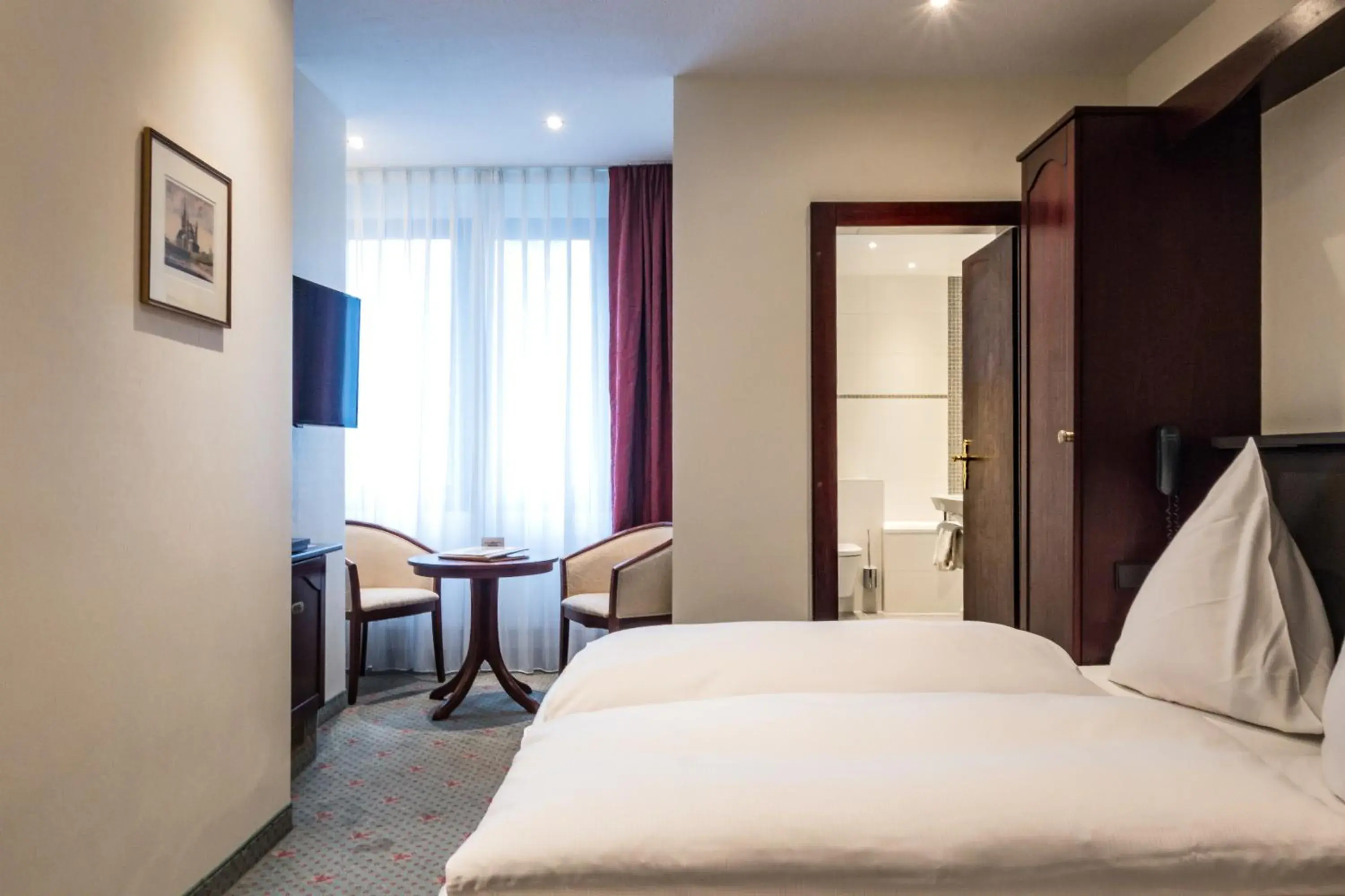 Photo of the whole room, Bed in Hotel Imperial Photo of the whole room, Bed in Hotel Imperial