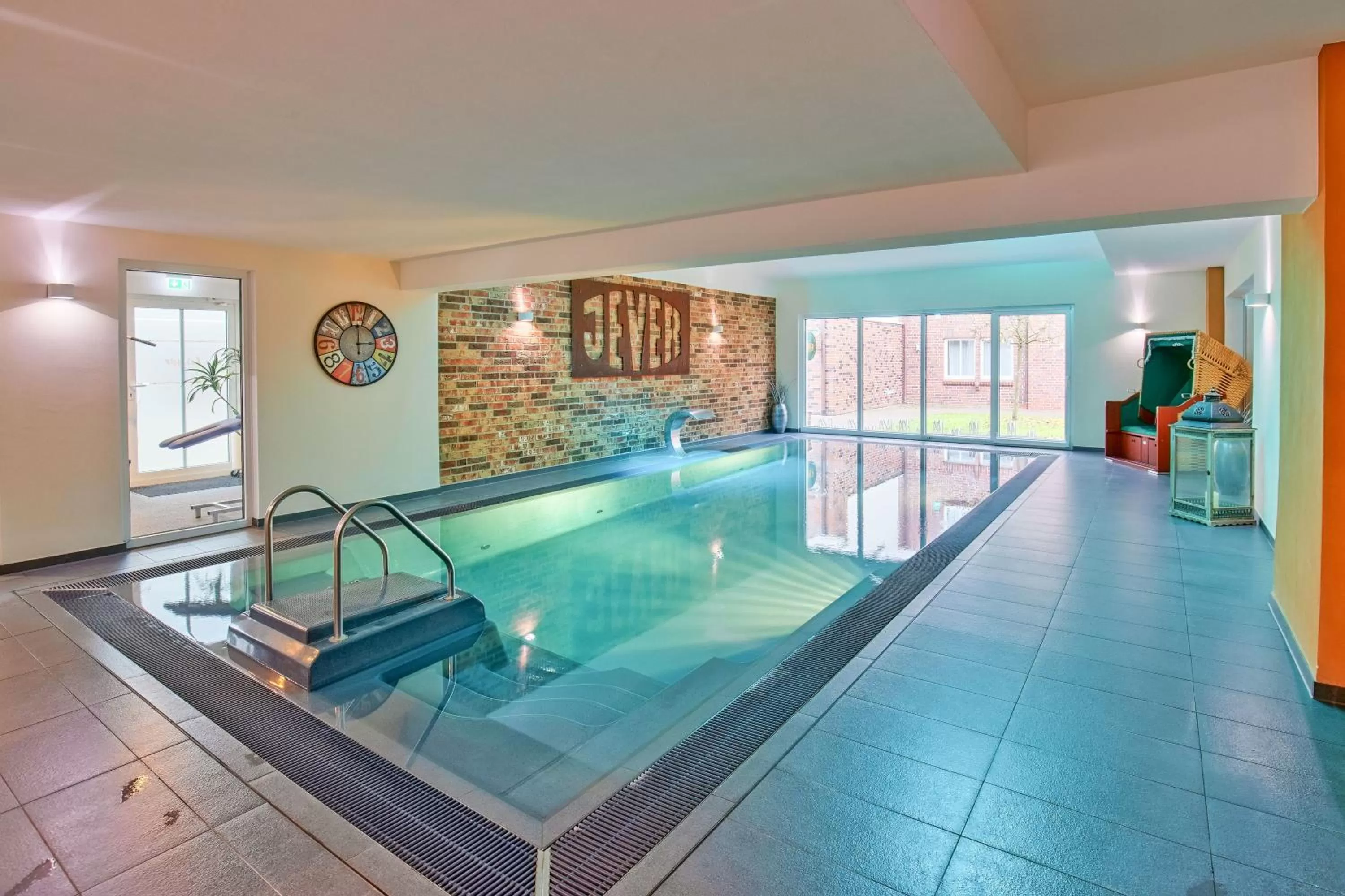 Swimming pool in Hotel Im Schützenhof, Jever