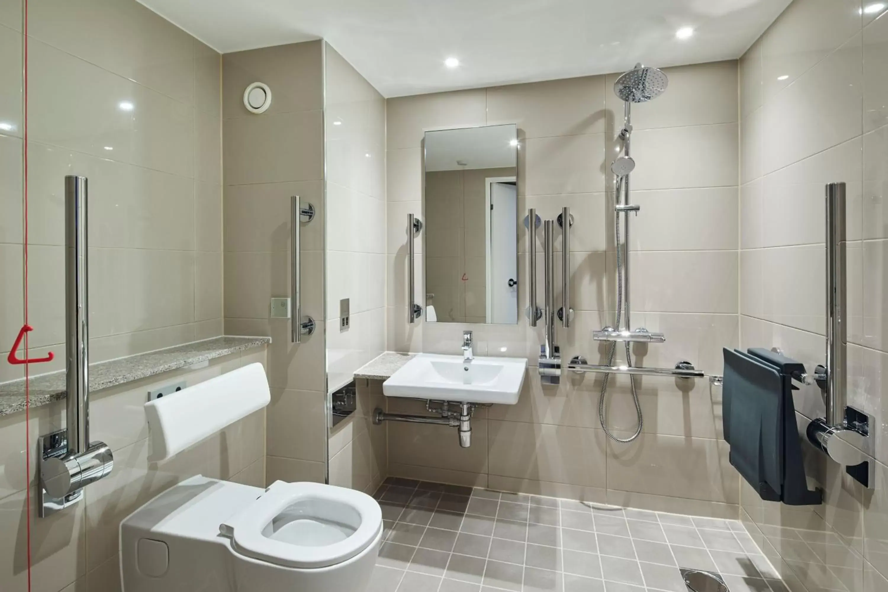 Bathroom in Leeds Marriott Hotel