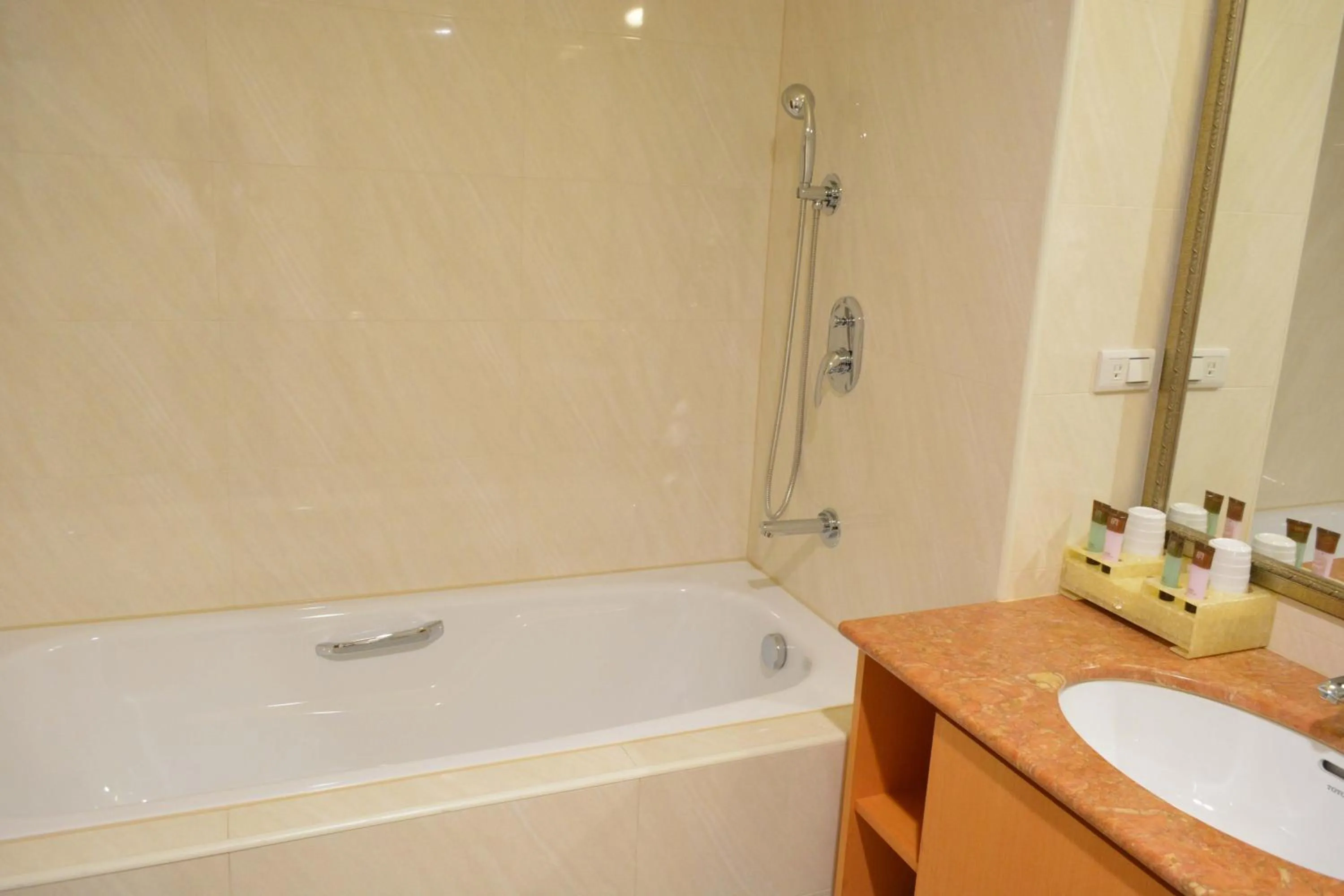 Bathroom in Fuward Hotel Tainan