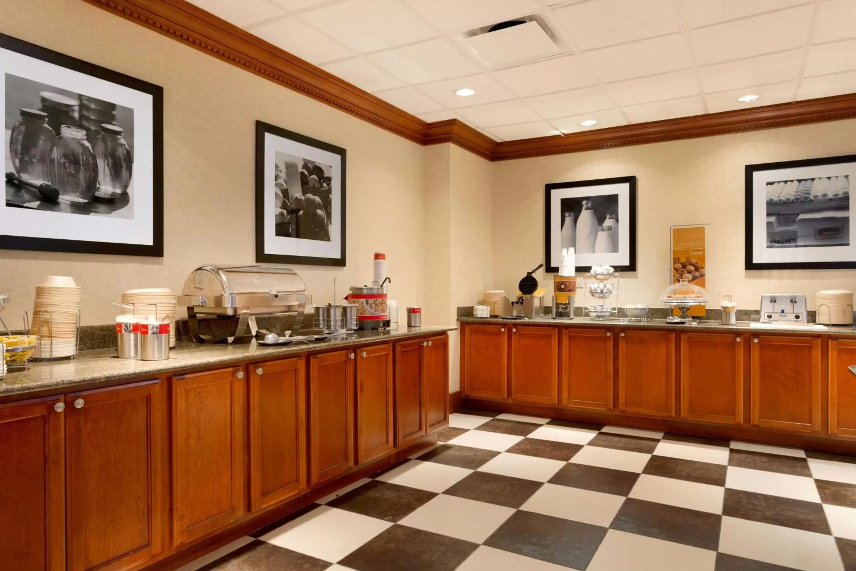 Dining area, Restaurant/Places to Eat in Hampton Inn & Suites Detroit/Chesterfield