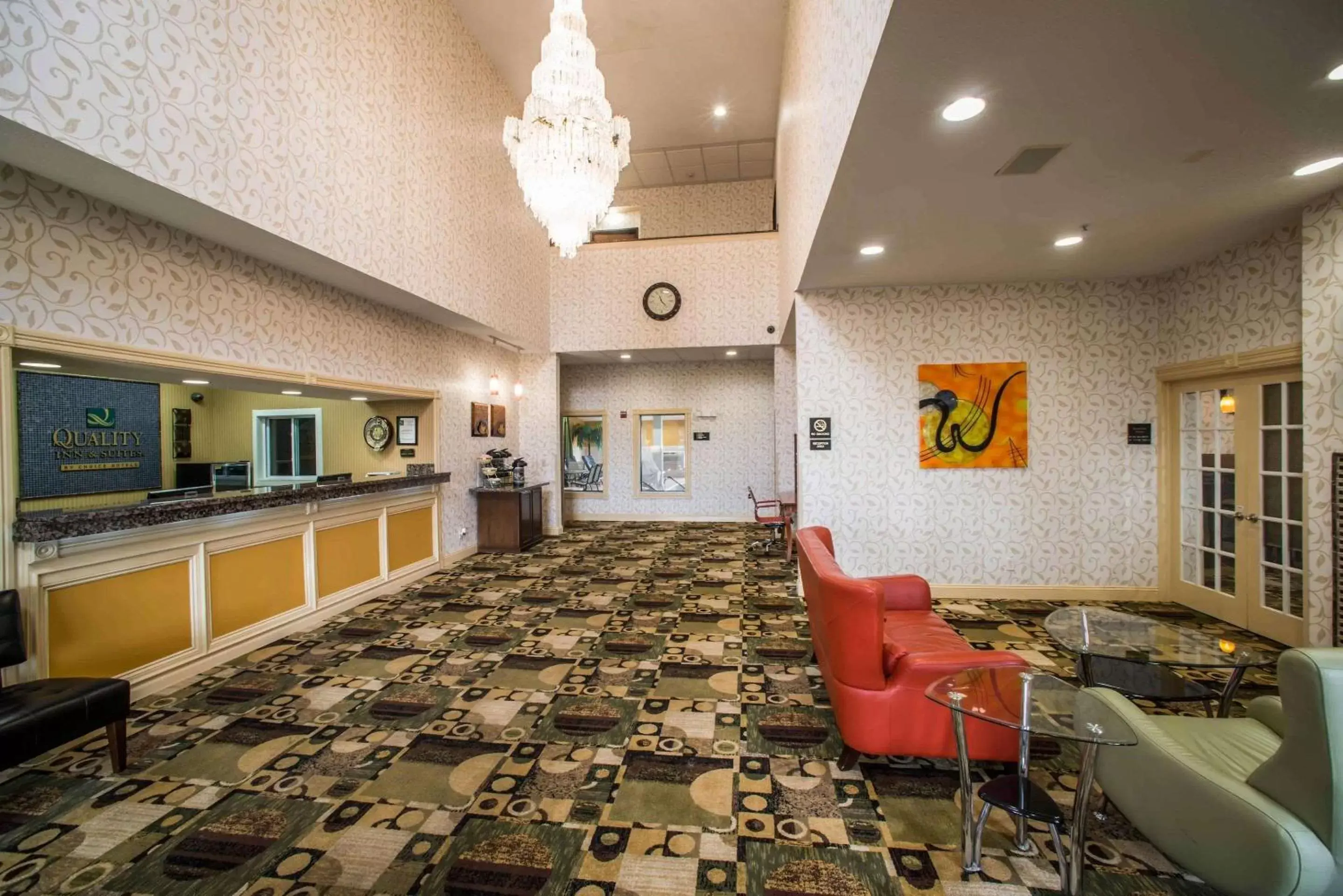 Lobby or reception, Lounge/Bar in Quality Inn Litchfield Route 66