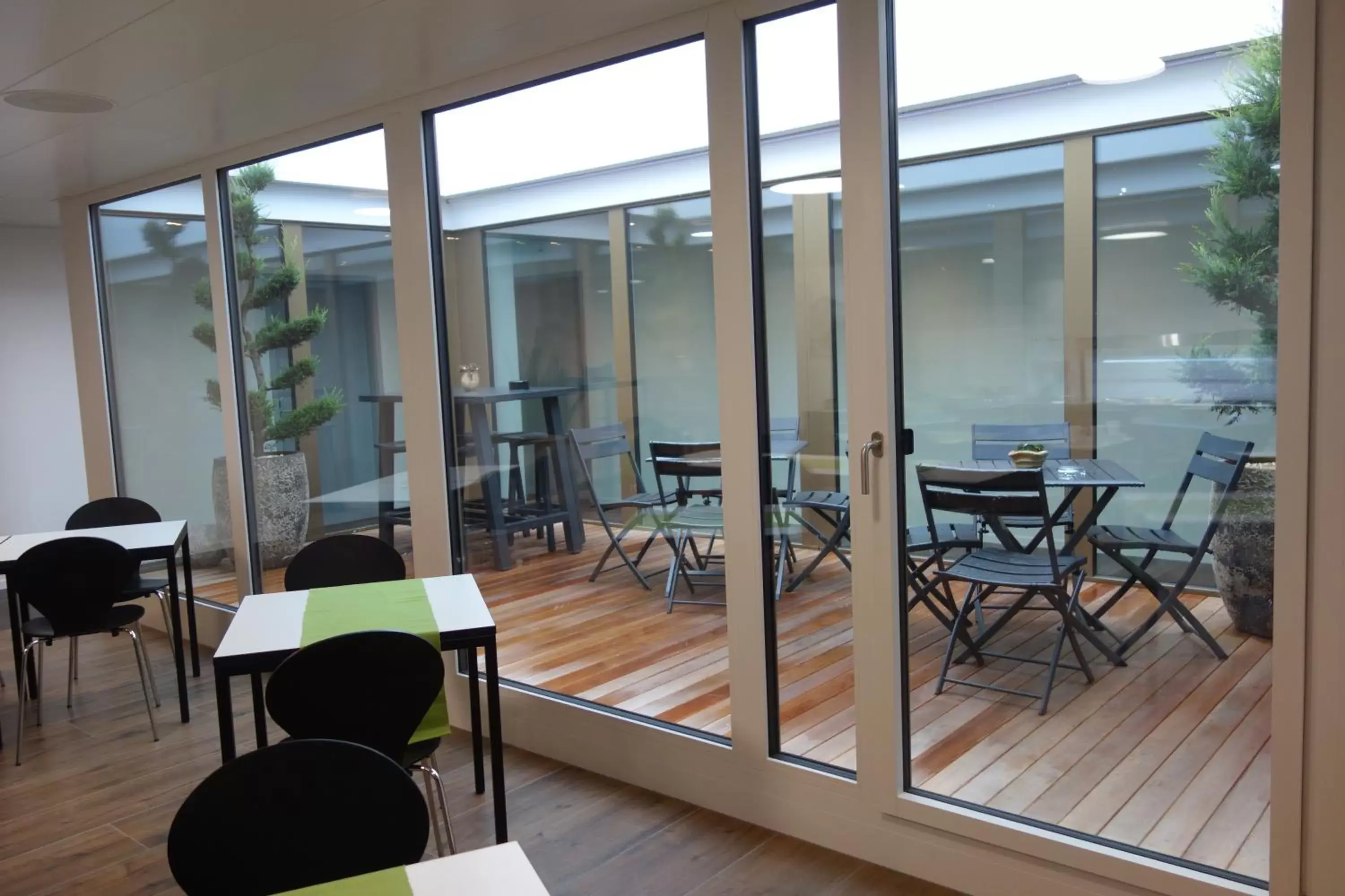 Balcony/Terrace, Restaurant/Places to Eat in Partner Hotel AG Zofingen