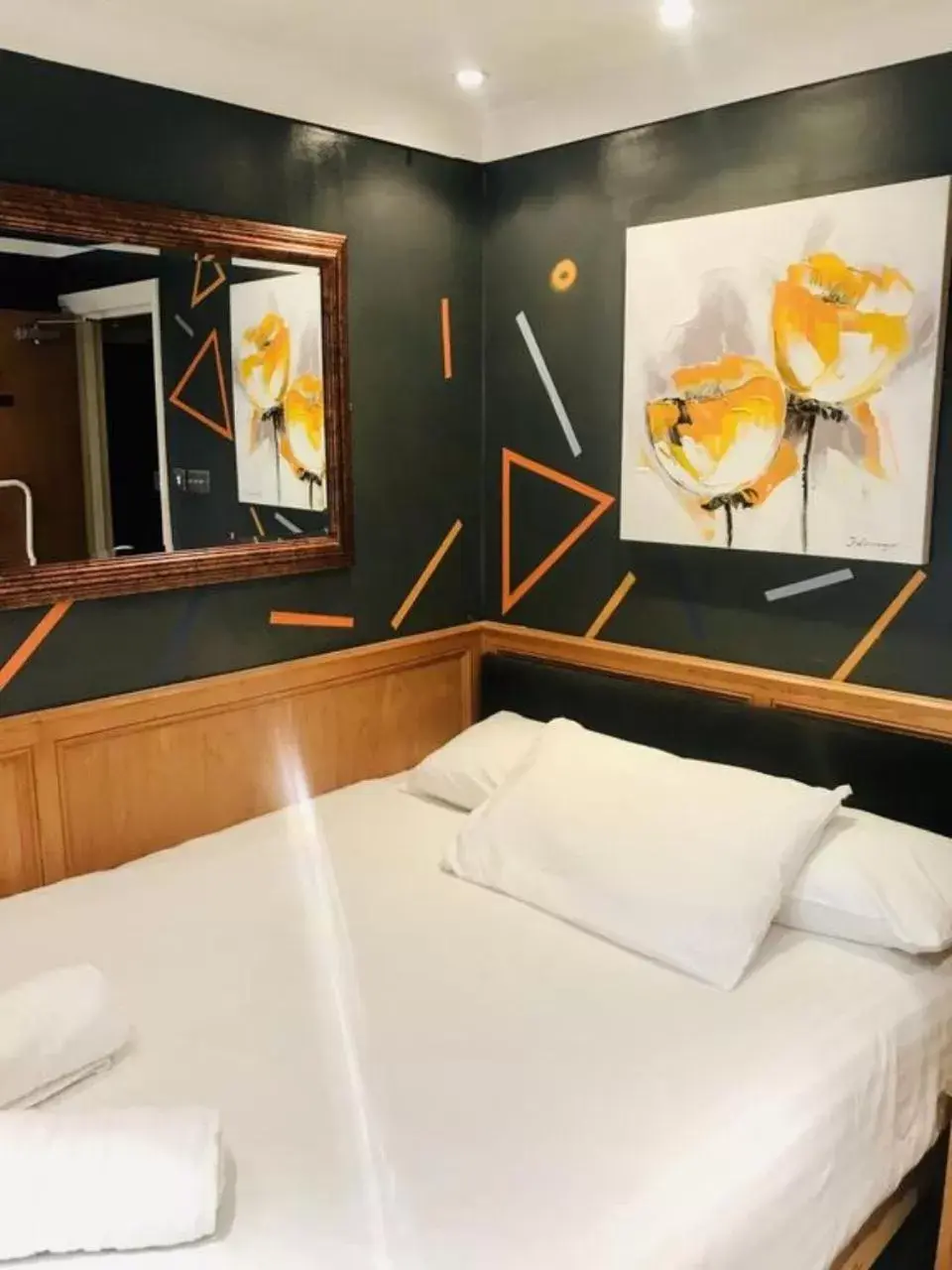 Bedroom, Bed in KX Rooms Kings Cross