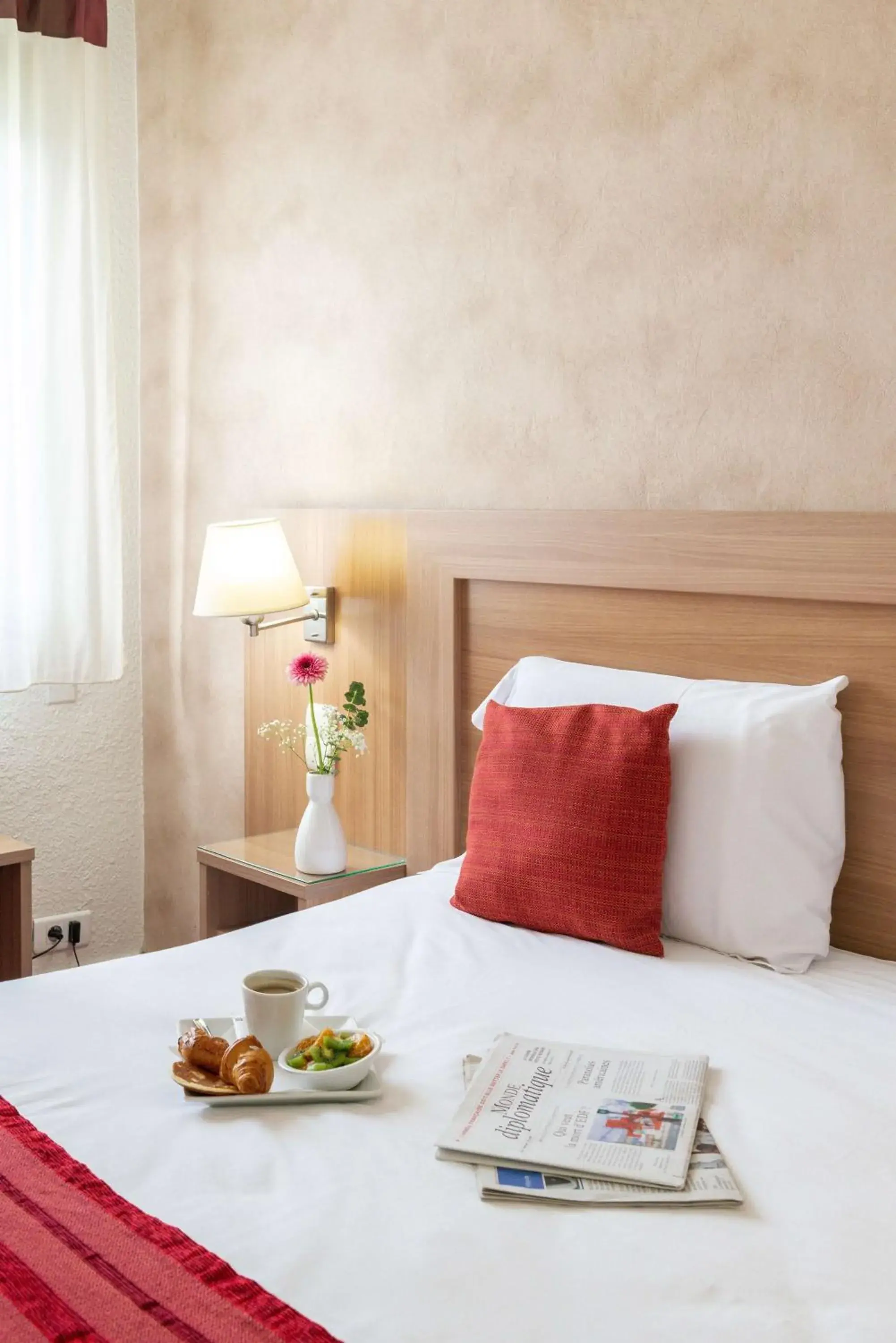 Bedroom, Bed in Brit Hotel Confort Castres