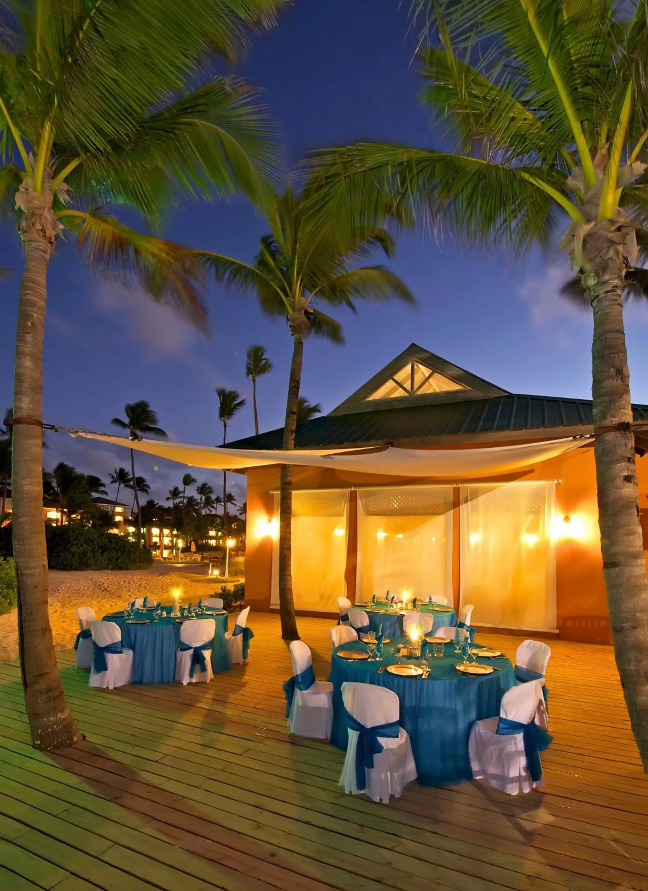 Restaurant/Places to Eat in Ocean Blue & Sand Beach Resort - All Inclusive