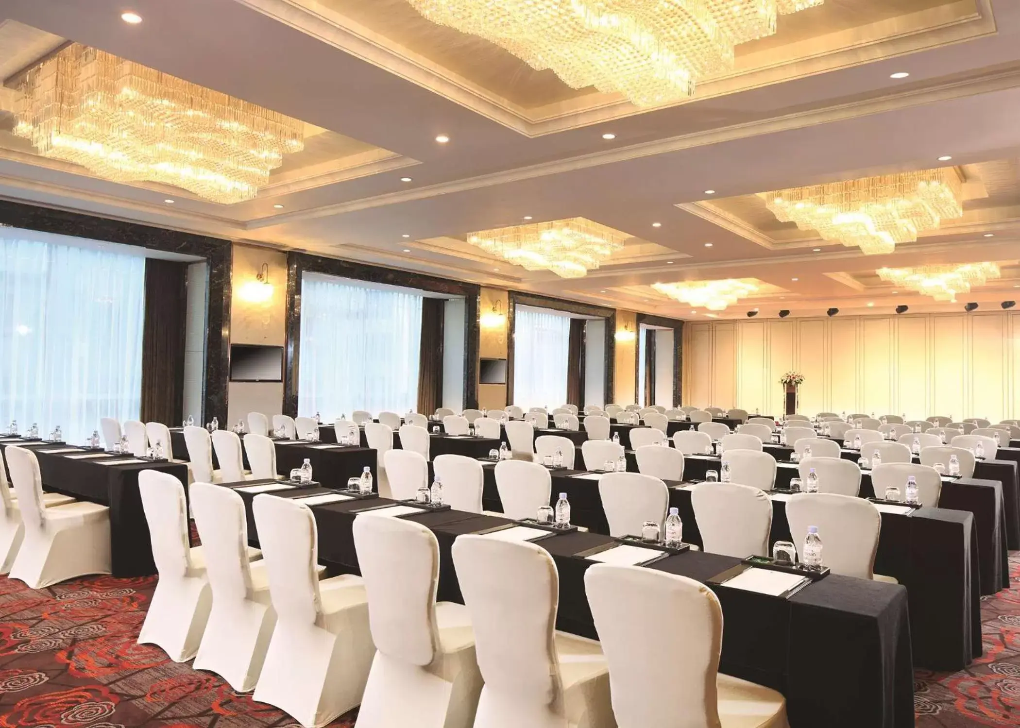 Meeting/conference room in DoubleTree by Hilton Guangzhou - Closed to Sun Yat-sen Memorial Hall and Beijing Road Pedestrian Street