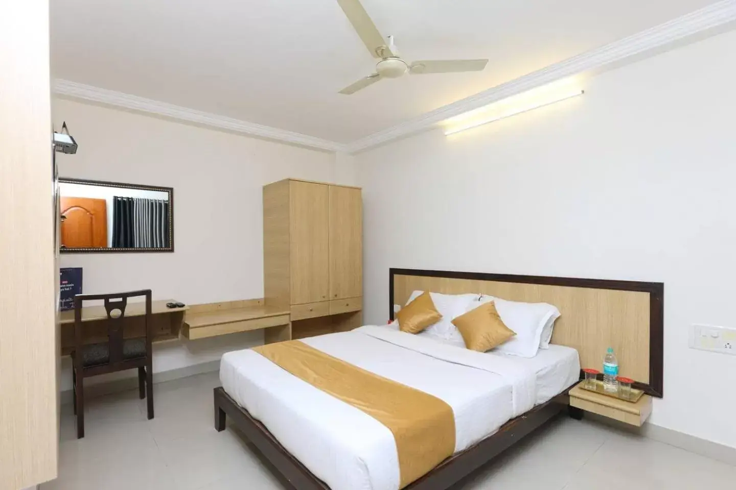 Bed in Hotel Half Moon Chennai Bed in Hotel Half Moon Chennai