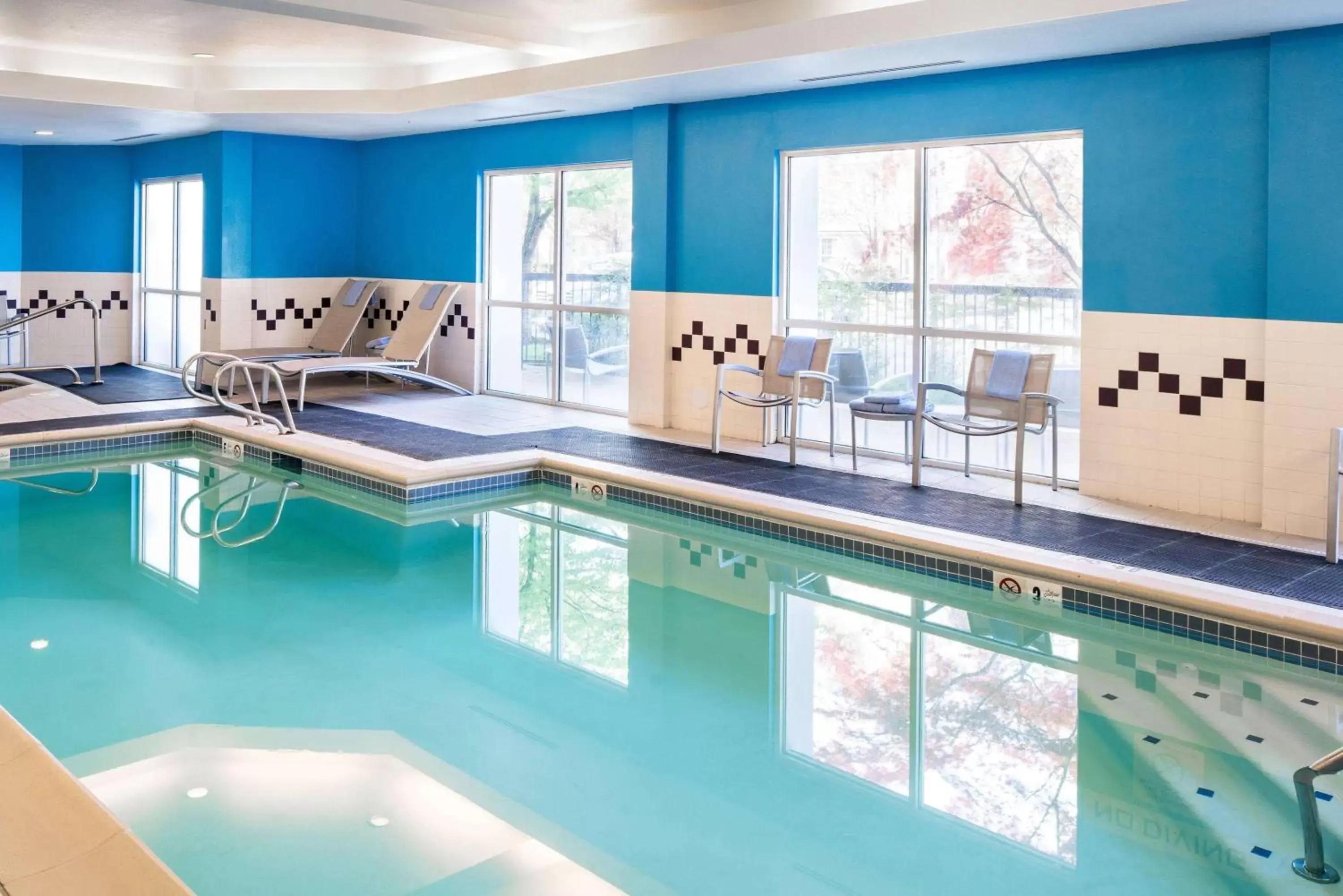 Pool view, Swimming Pool in Sonesta Select Seattle Renton Suites