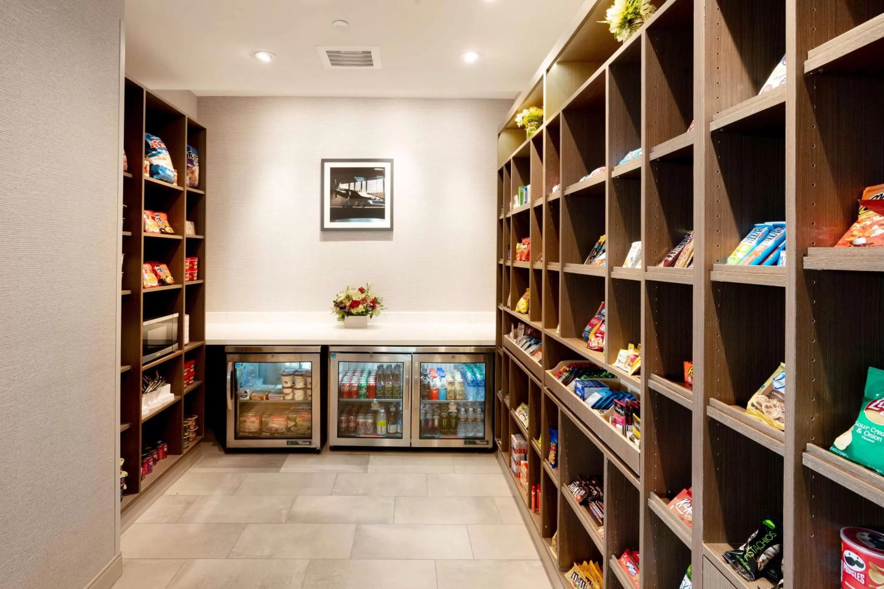 Dining area in Hampton Inn Riverside March Air Force Base, Ca