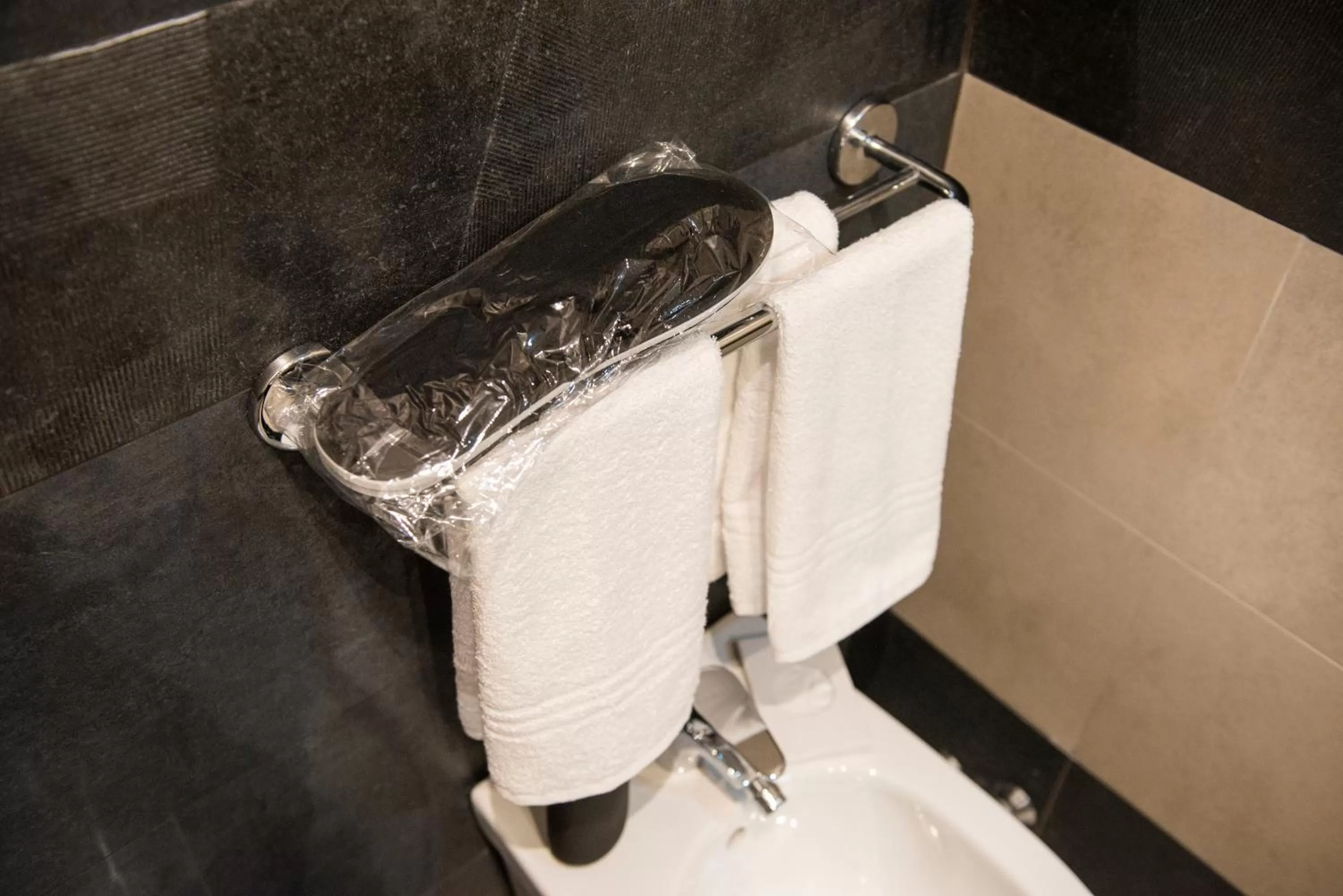Bathroom in D'amelio'S suites