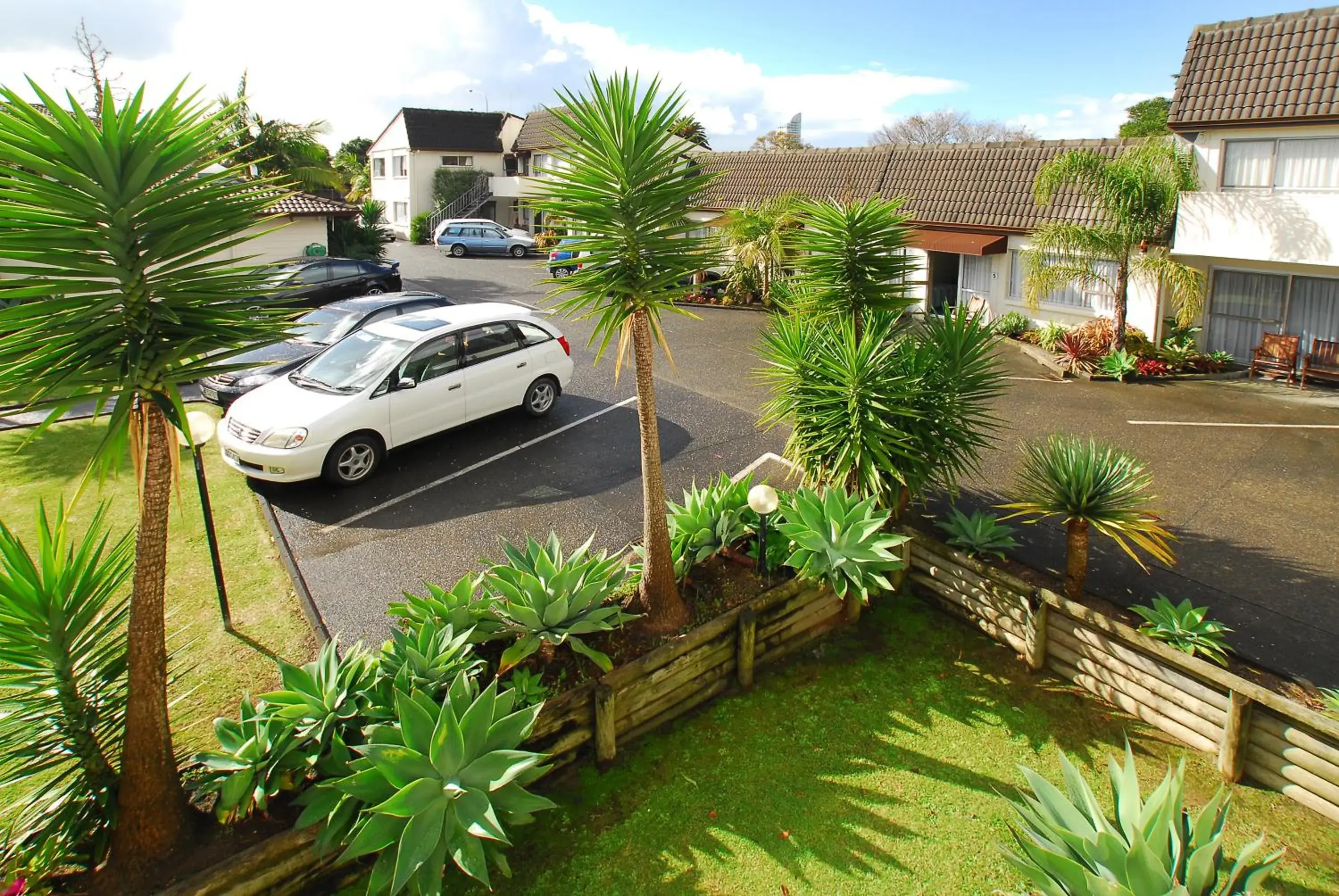 Garden, Property Building in Takapuna Motor Lodge