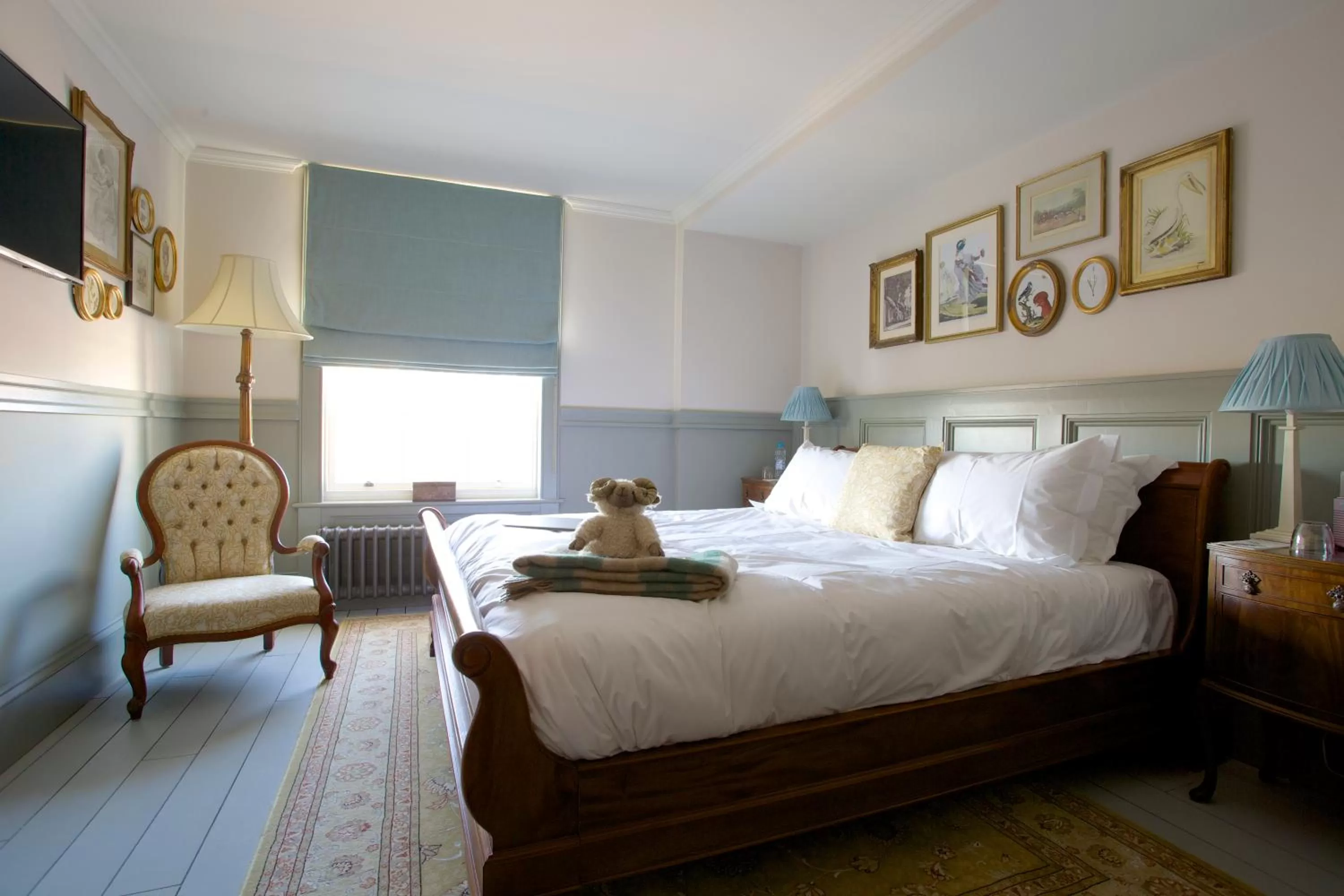 Bedroom, Bed in The Duchess of Cornwall