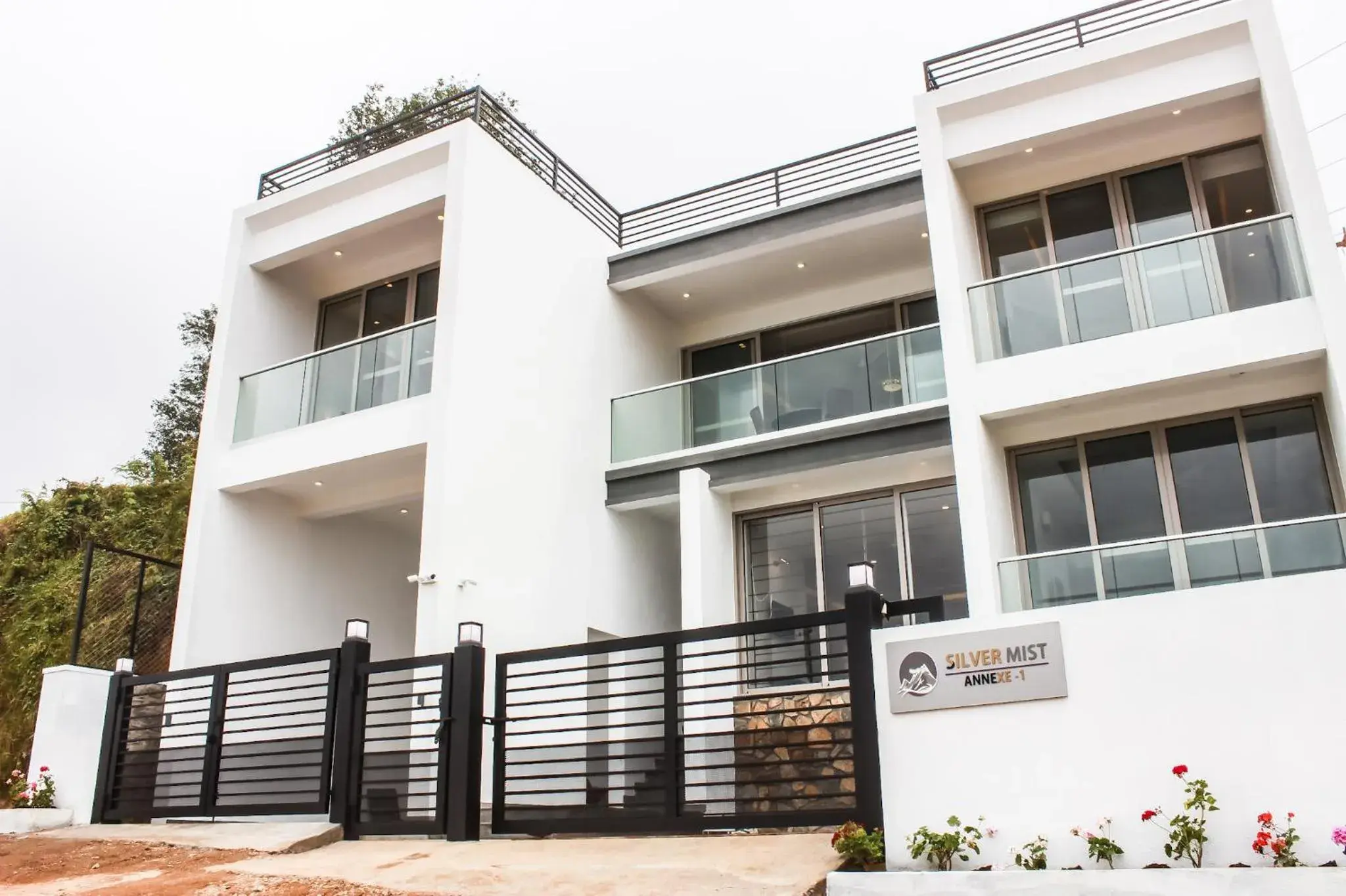 Property building in Silver Mist Property building in Silver Mist