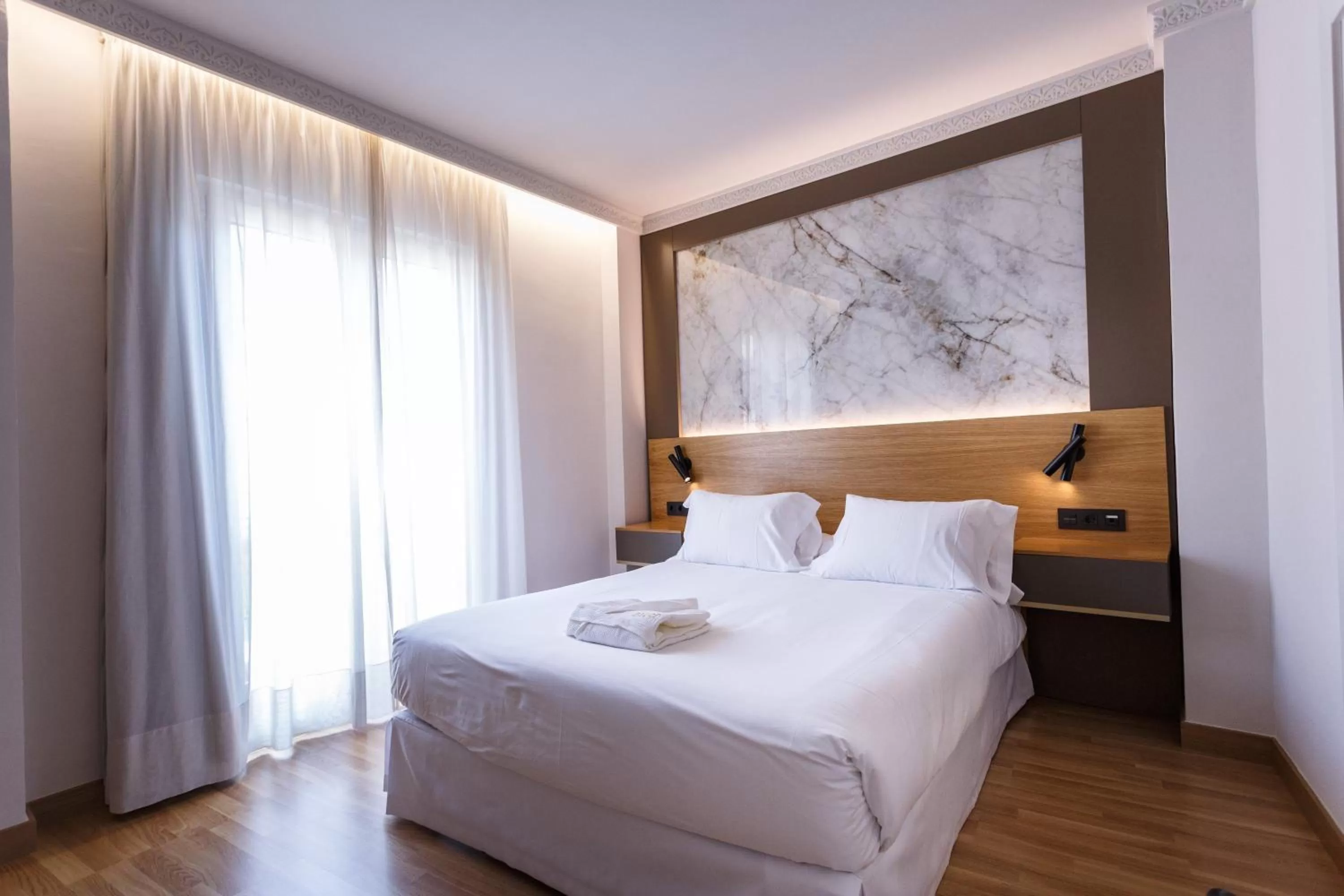 Bedroom, Bed in Hotel Dauro Premier