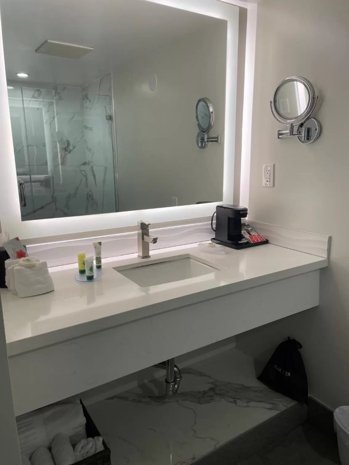 Hi View Inn & Suites