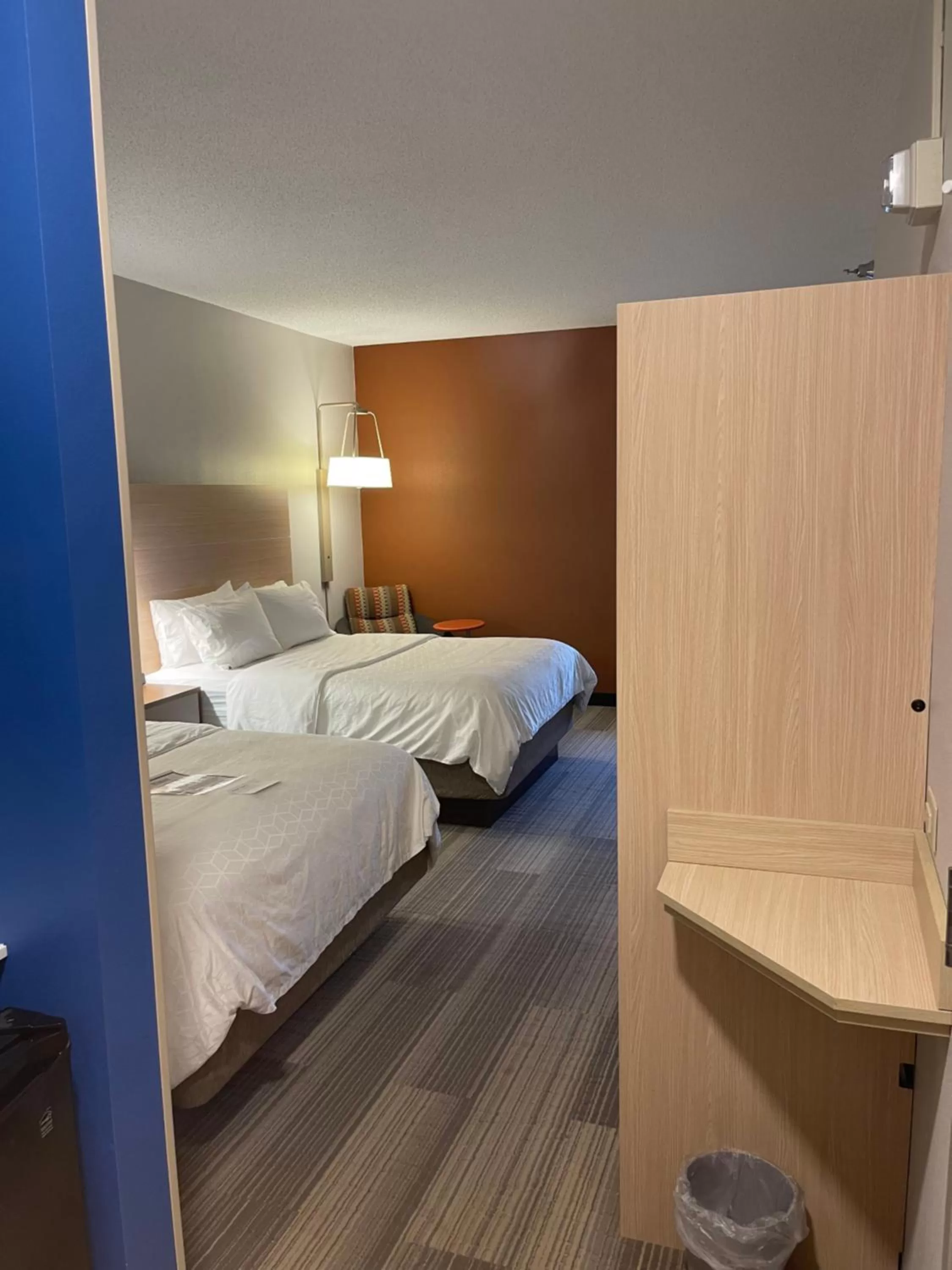 Bedroom, Bed in Holiday Inn Express Cedar Rapids - Collins Road by IHG