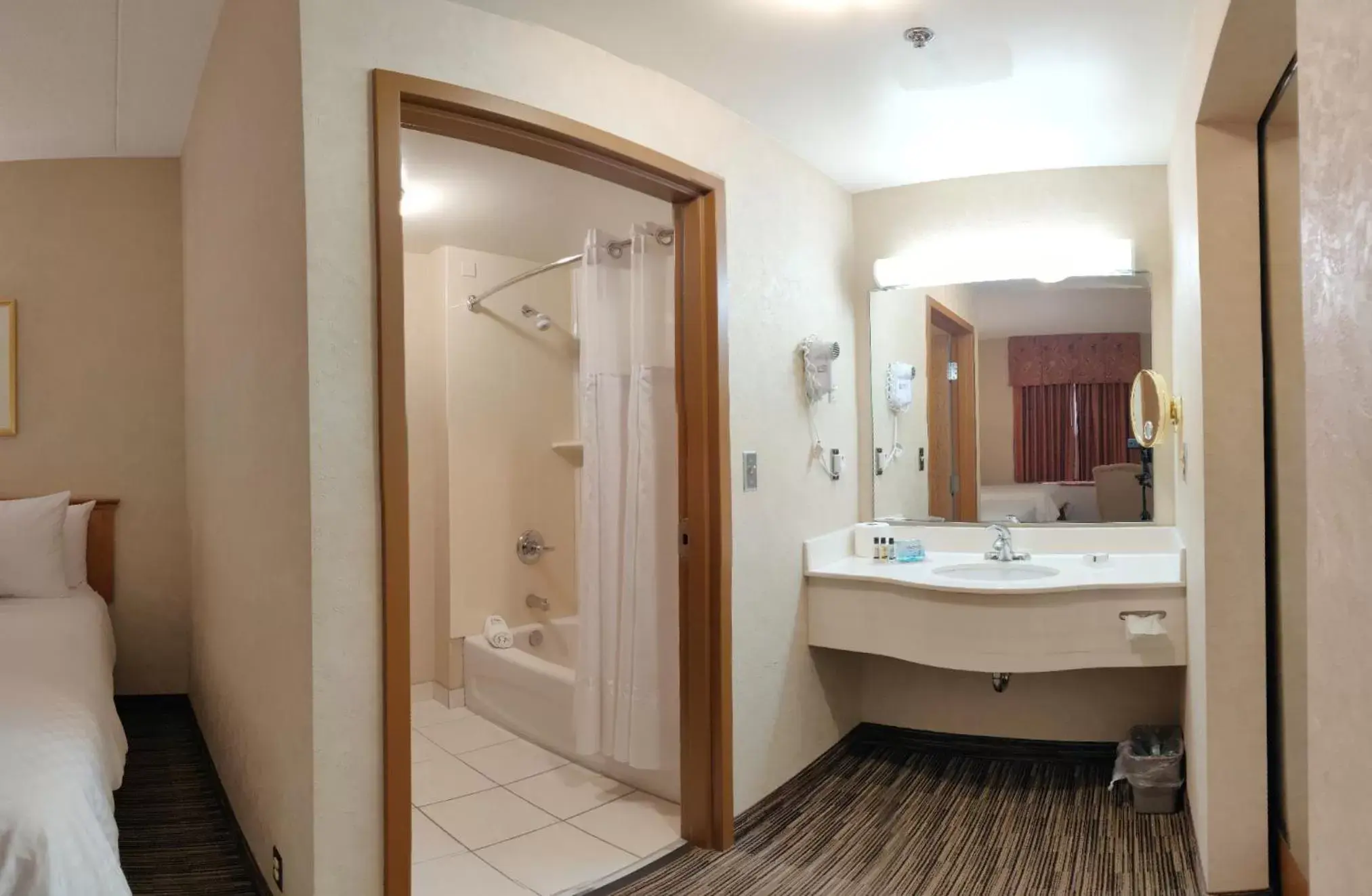 Bathroom in Humphry Inn And Suites