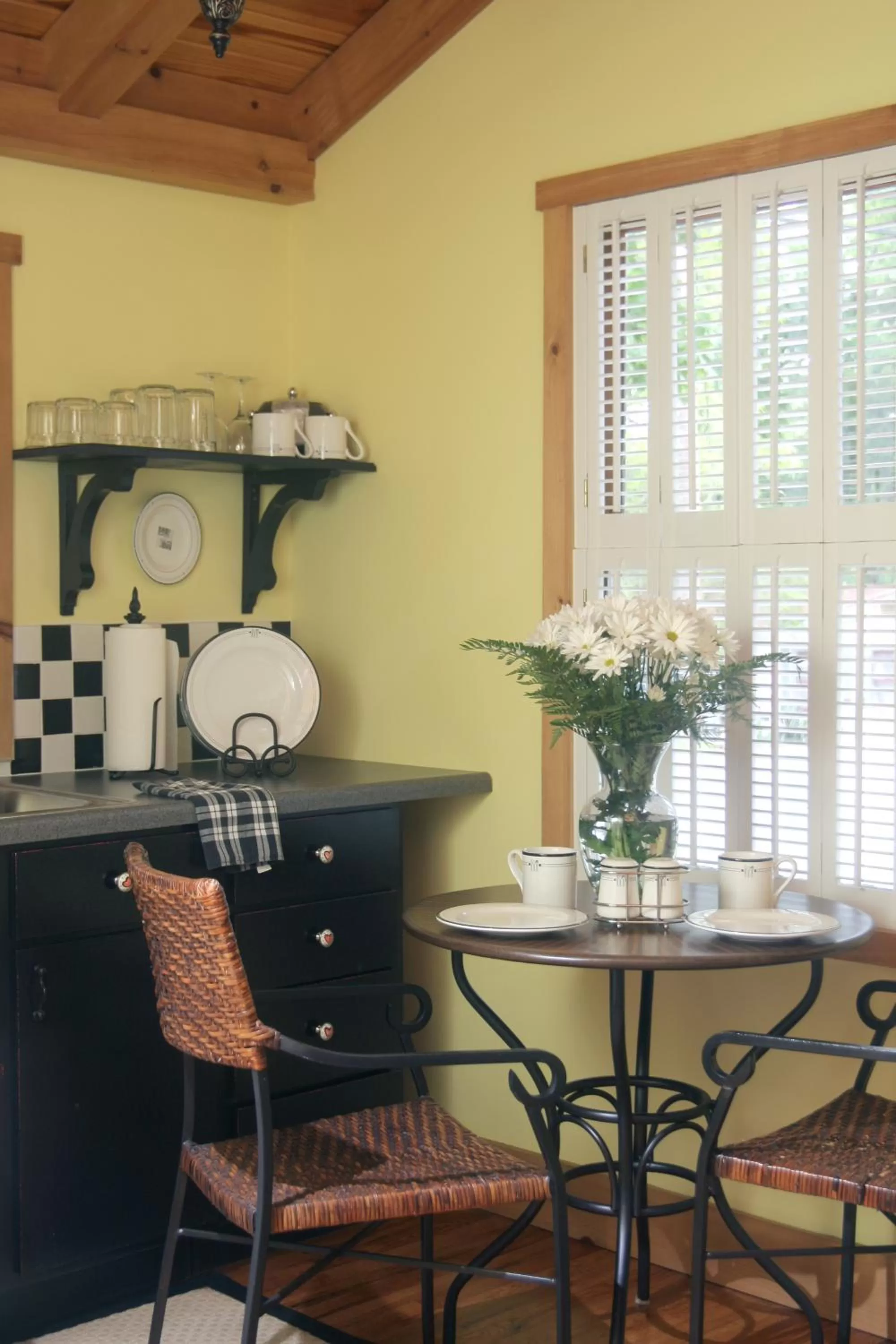 Coffee/tea facilities, Seating Area in Heartstone Inn