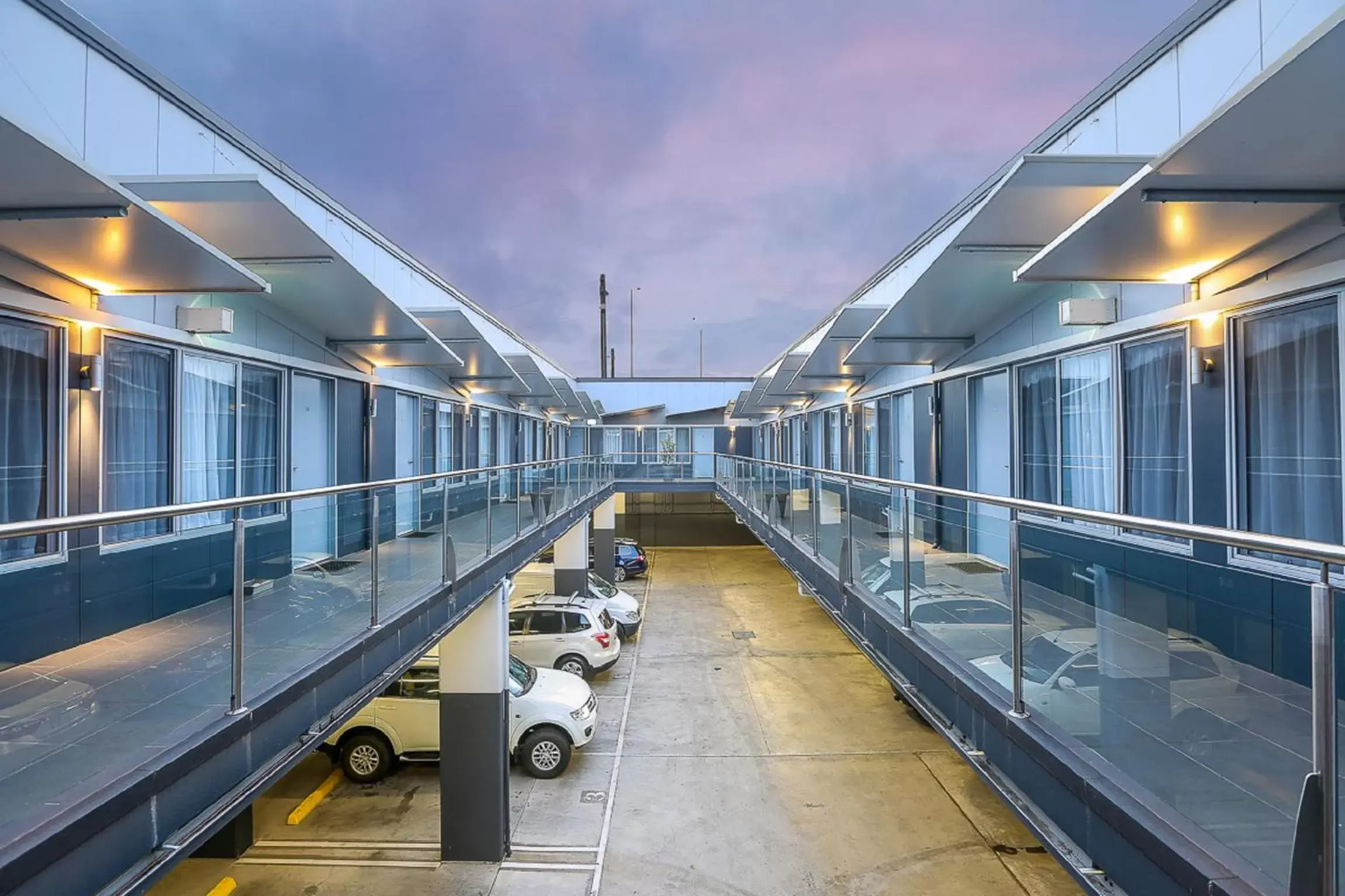 Executive Queen Room in Belmercer Motel Executive Queen Room in Belmercer Motel