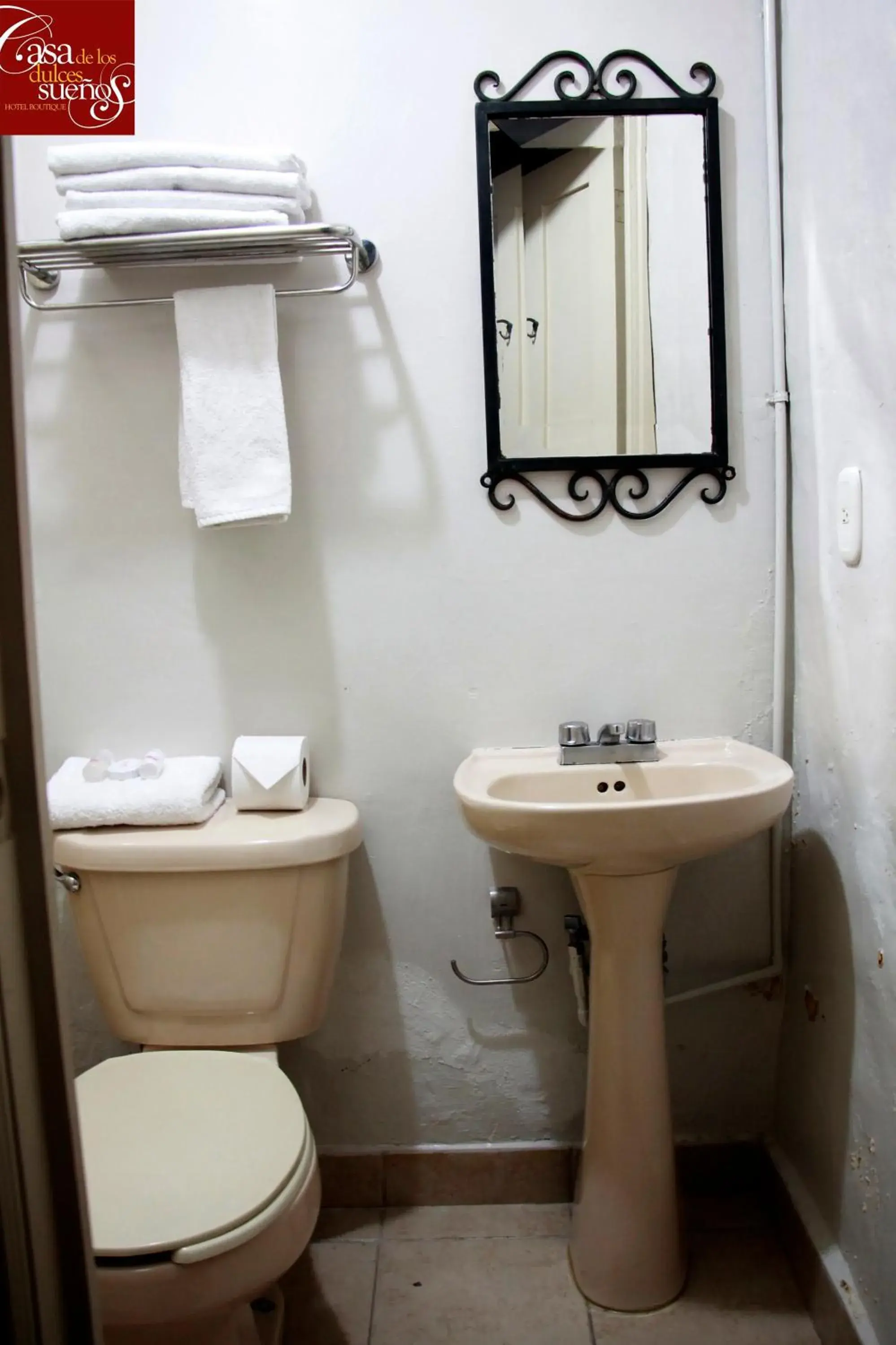 Toilet, Bathroom in Casa de los Dulces Sueños