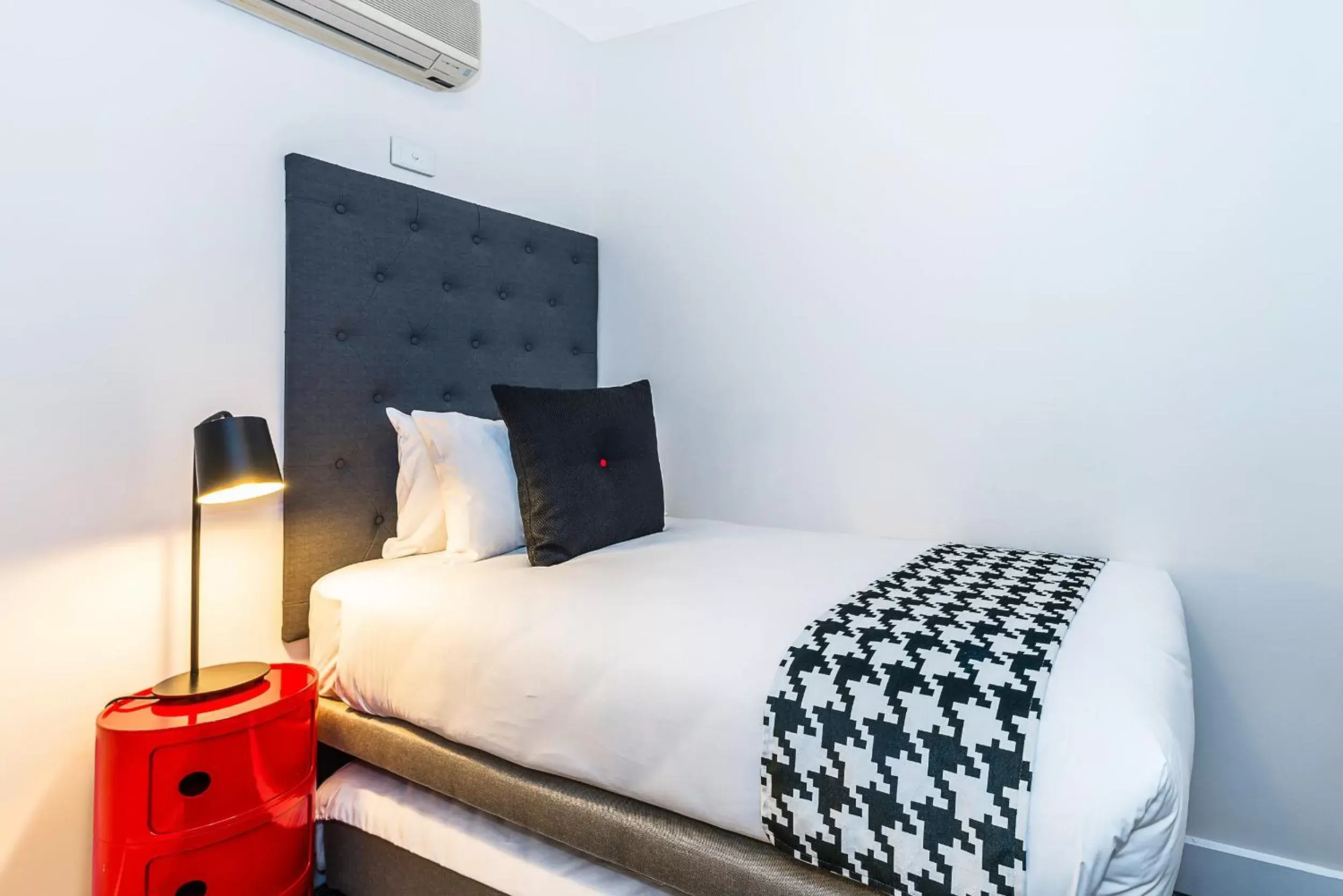 Bedroom, Bed in Quality Apartments Melbourne Central