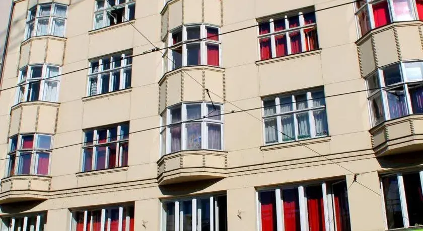 Property Building in Hostel Downtown