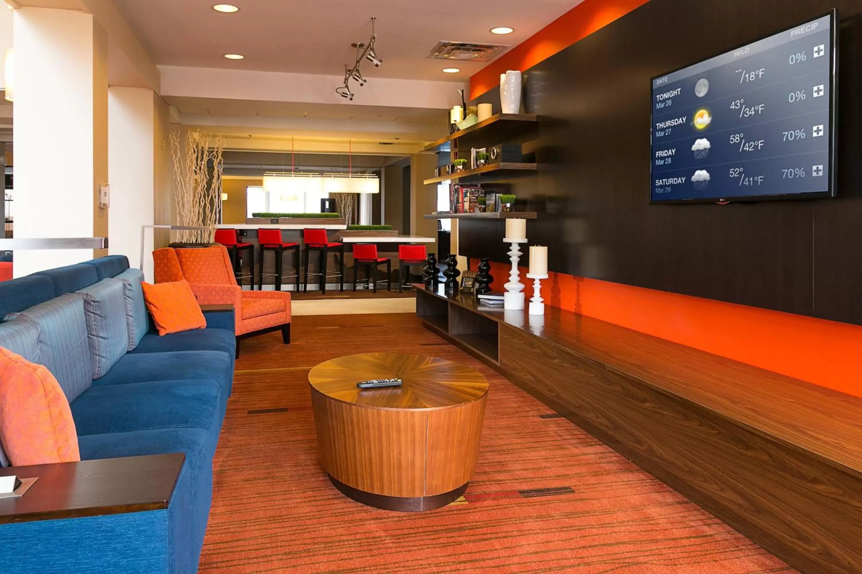 Lobby or reception, Lounge/Bar in Courtyard Kansas City East/Blue Springs