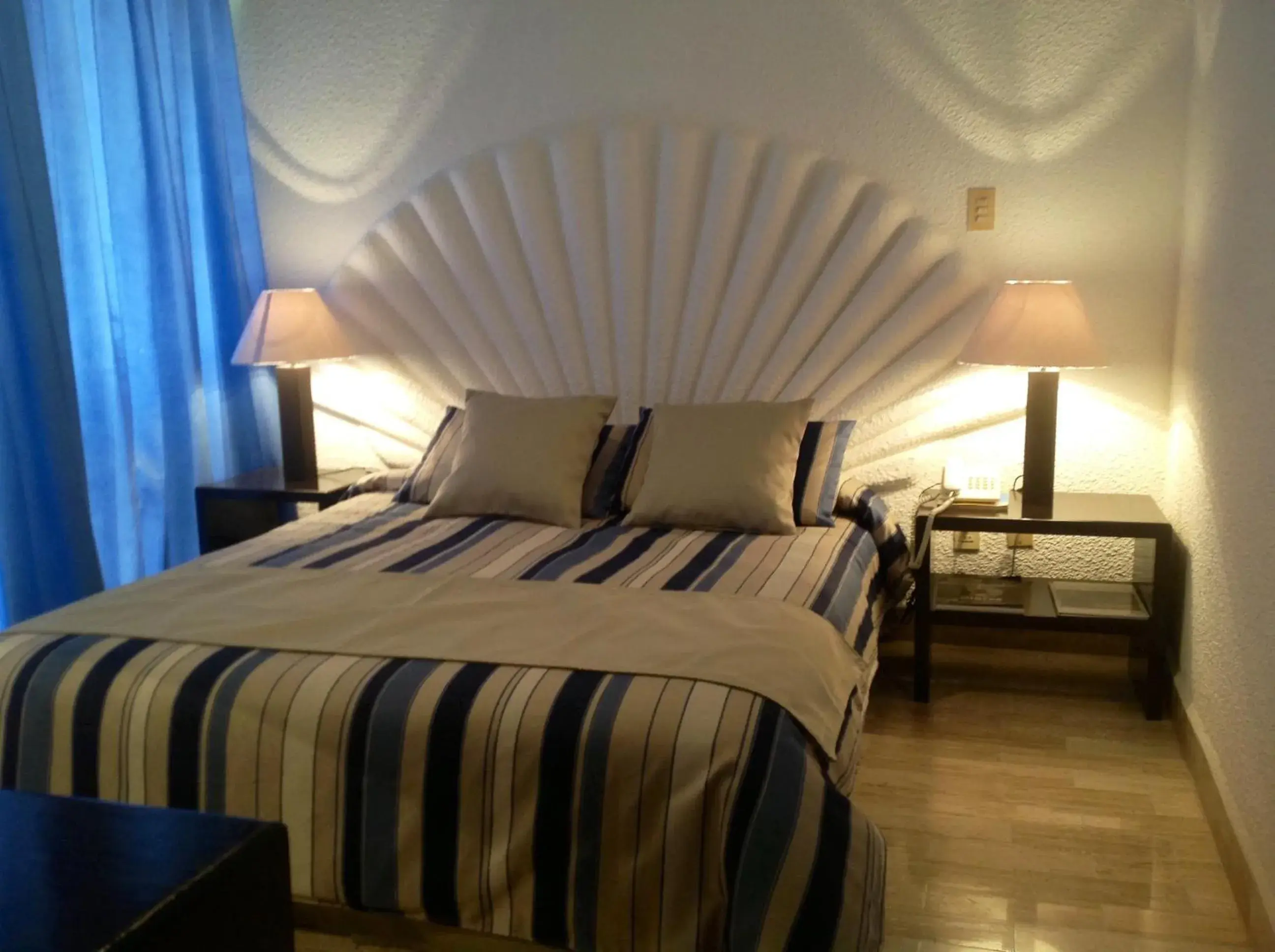 Bedroom, Bed in Ixtapa Palace