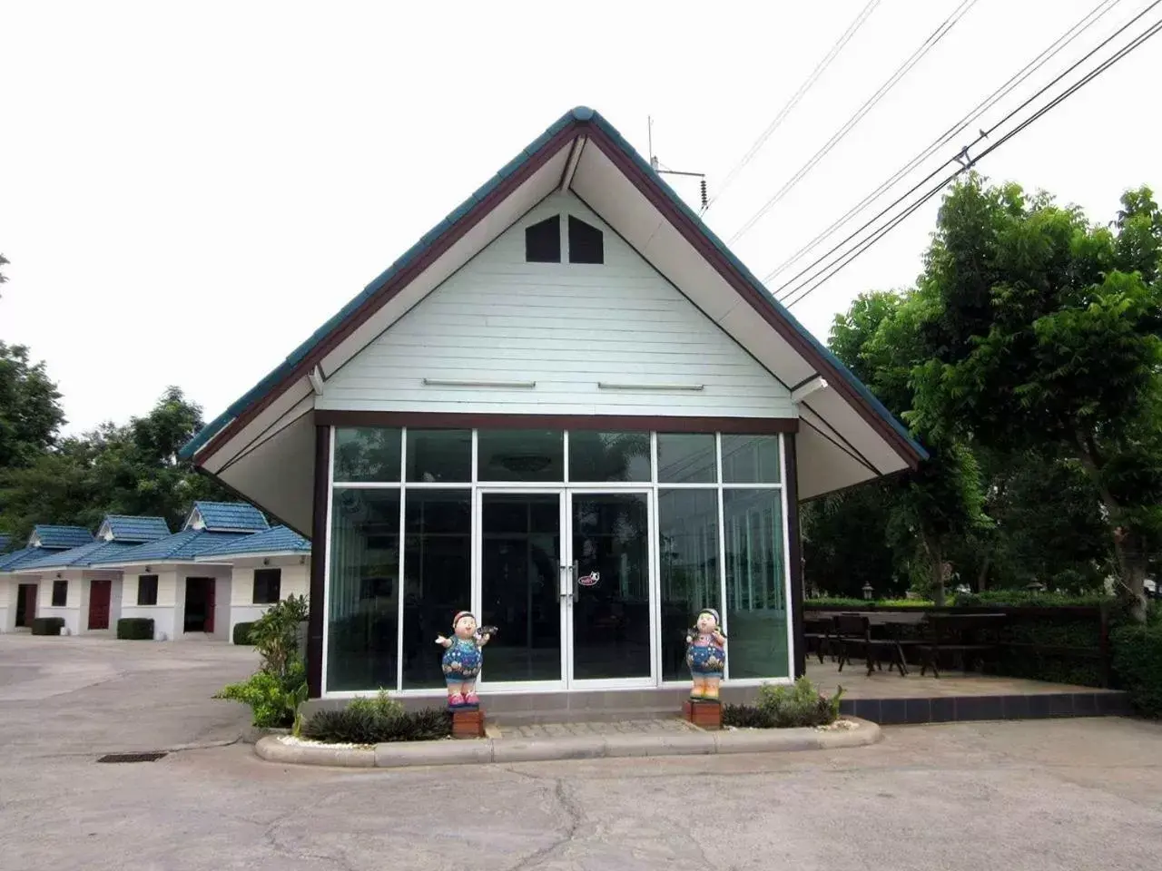 Facade/entrance in โรงแรมฟ้าพราวฝน Fah Proud Fon Hotel Facade/entrance in โรงแรมฟ้าพราวฝน Fah Proud Fon Hotel