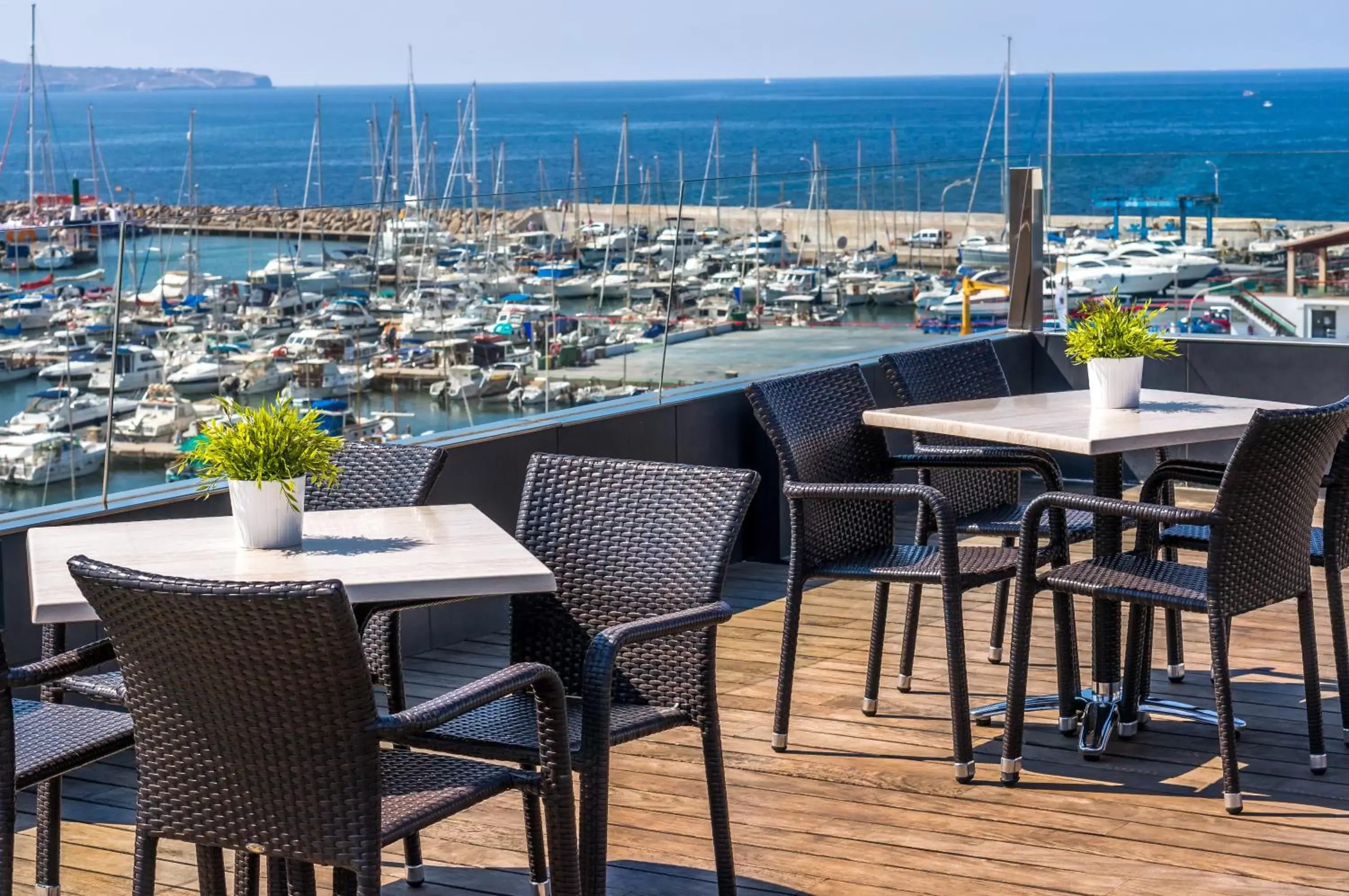 Restaurant/places to eat in Nautic Hotel & Spa