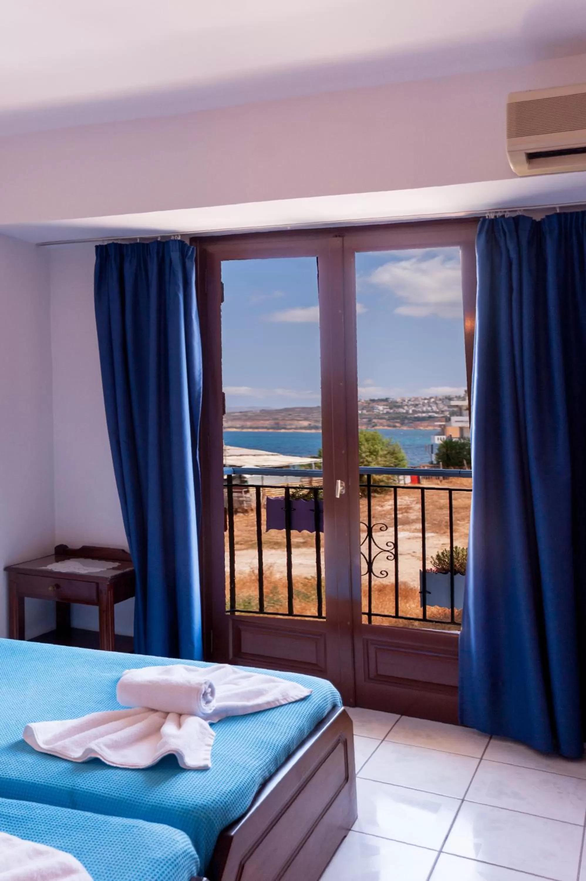 Balcony/Terrace, Bed in Poco Loco Bed & Breakfast