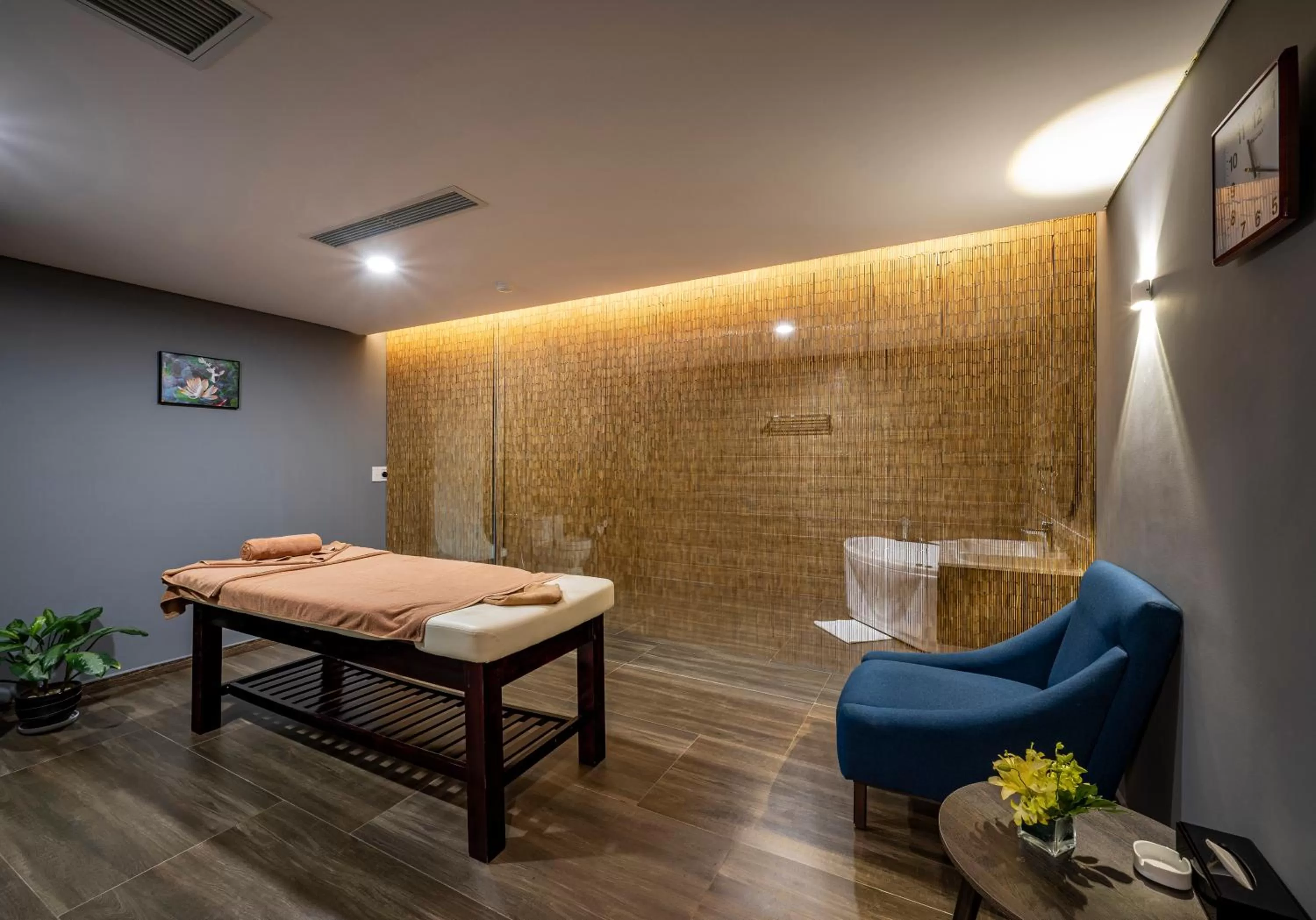Massage in Muong Thanh Luxury Saigon Hotel