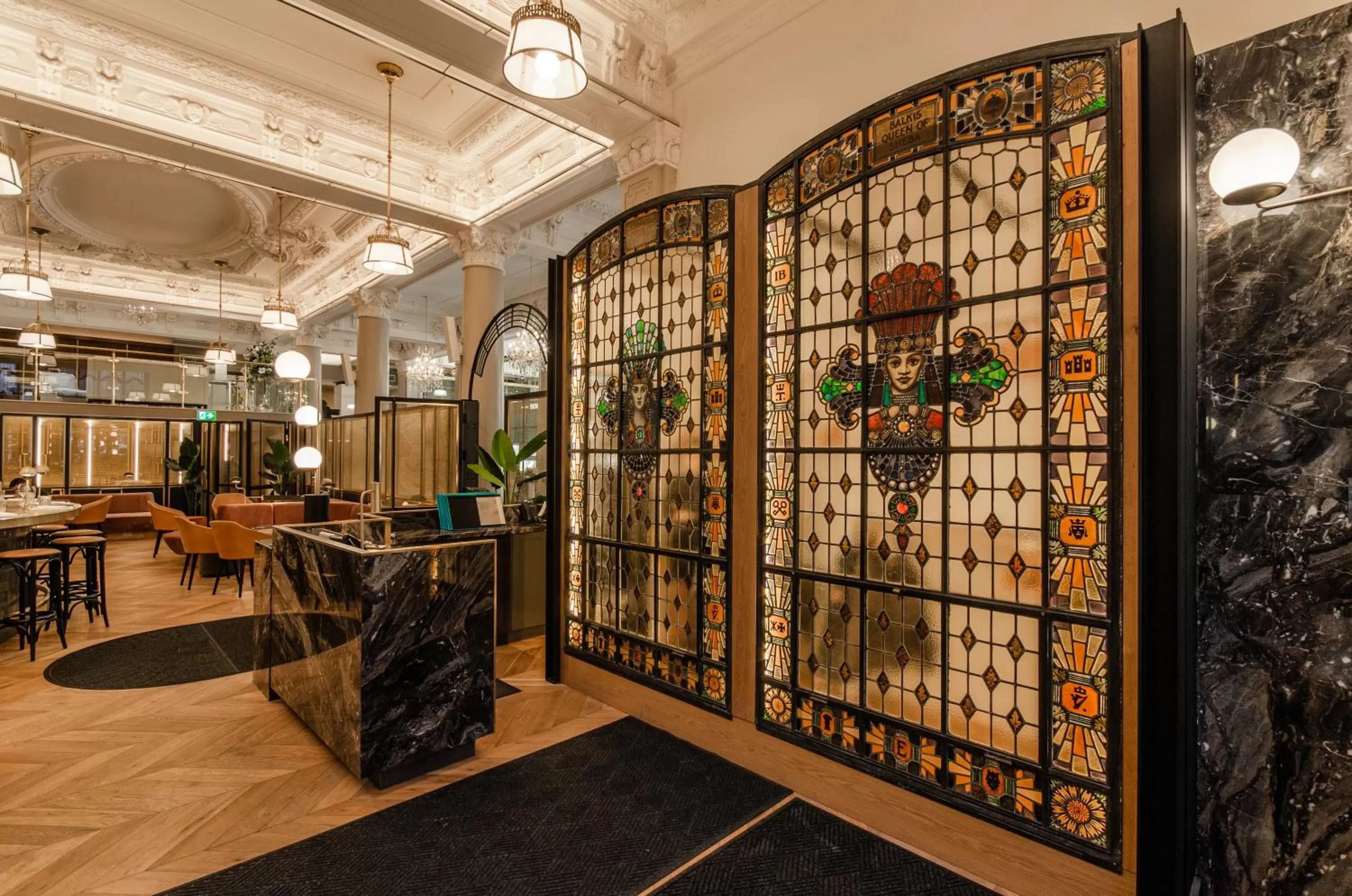 Restaurant/places to eat in Hôtel Birks Montréal