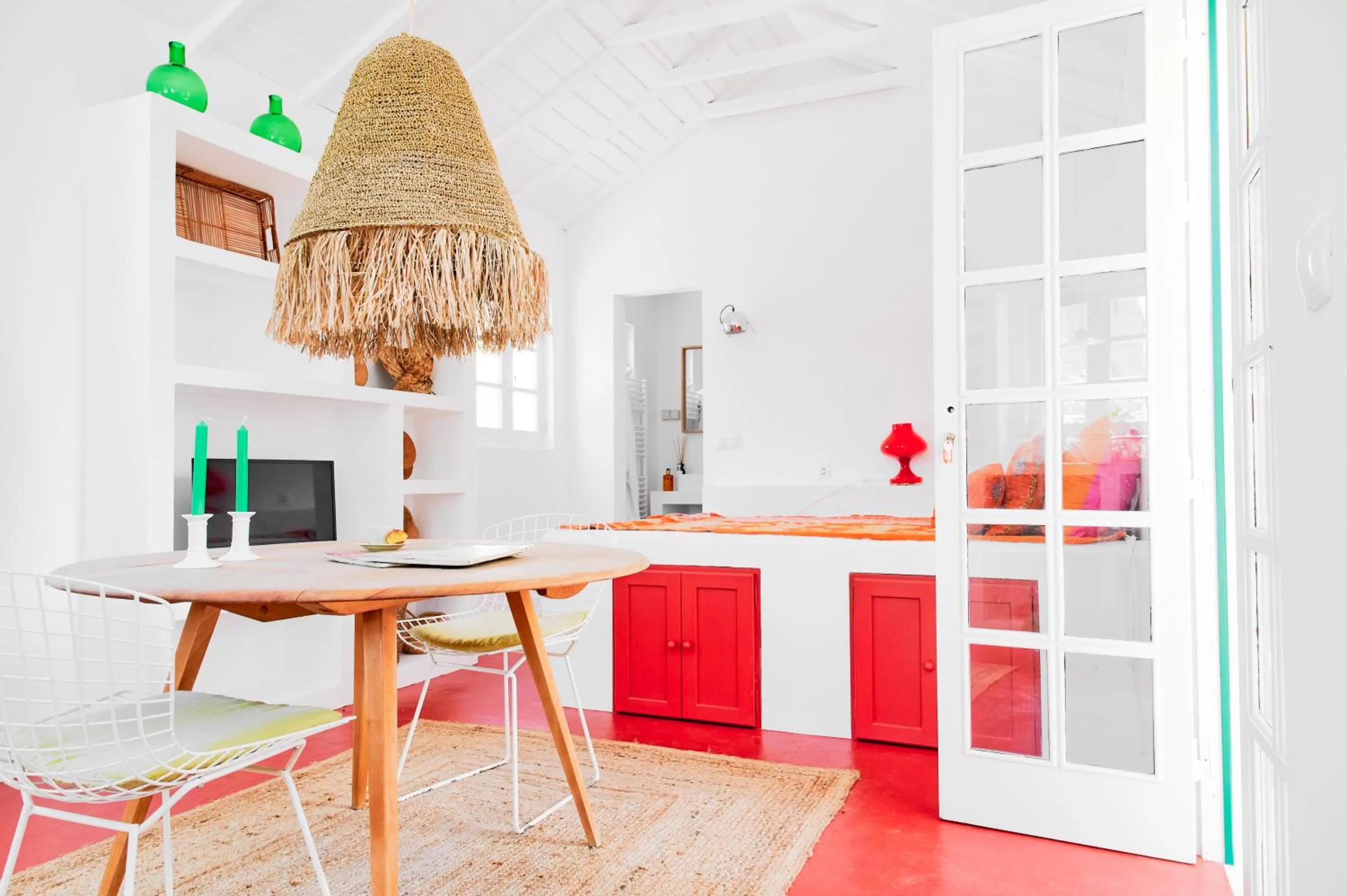Dining area, Kitchen/Kitchenette in Vila Branca Guesthouse - Palacete