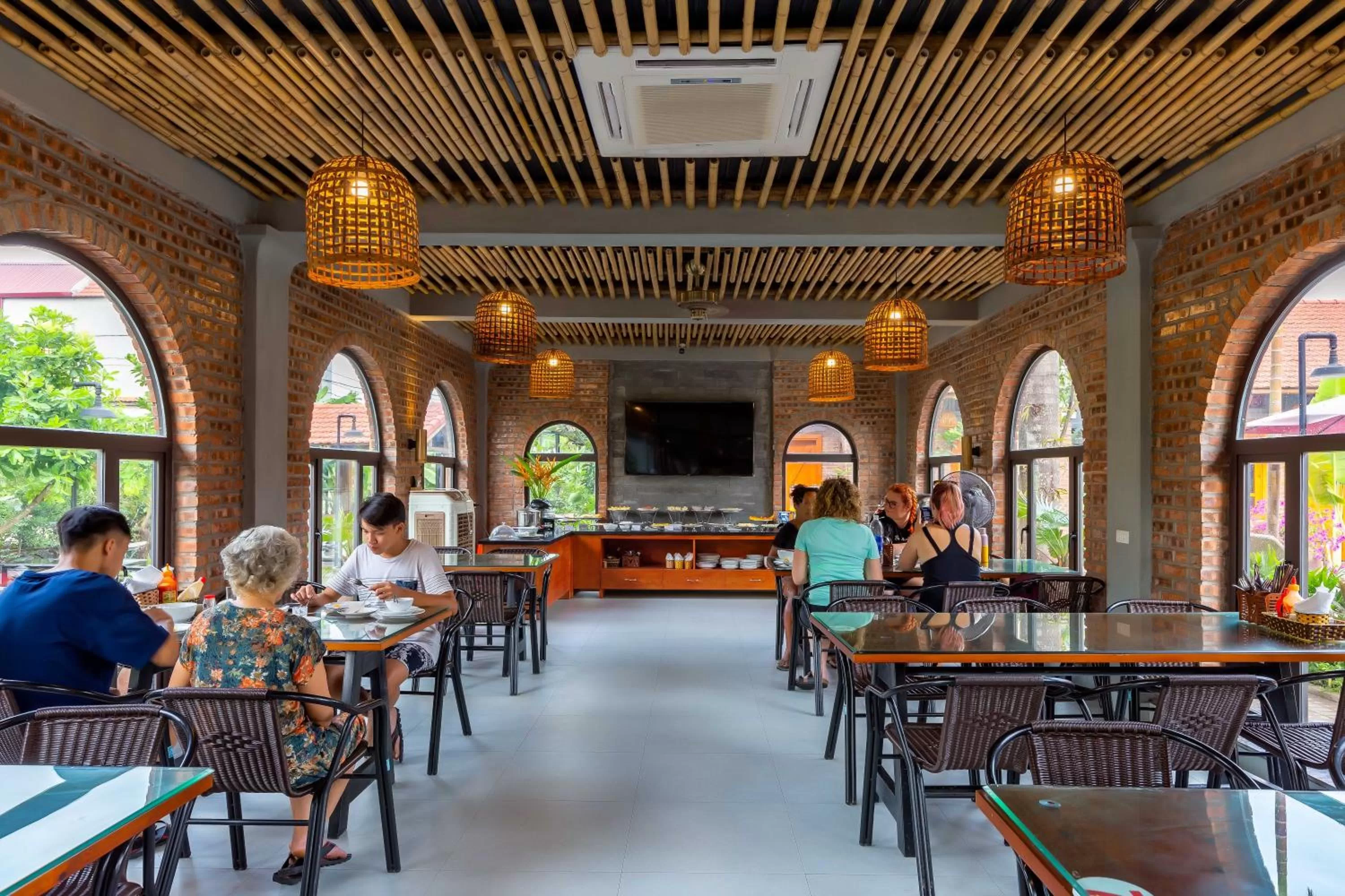 Buffet breakfast in Tam Coc Banana Bungalow