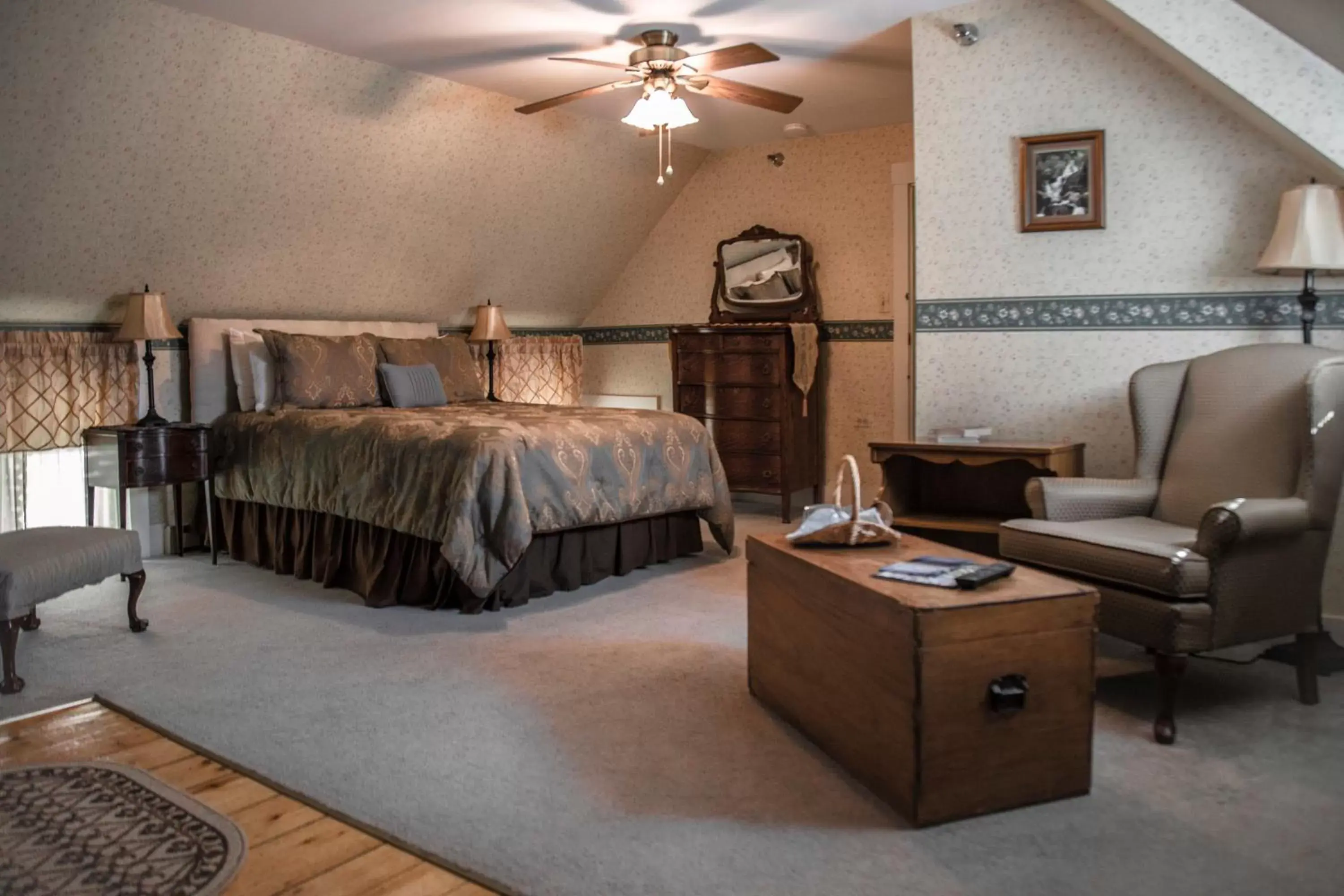 Bedroom in Deerfield Valley Inn - Mt Snow