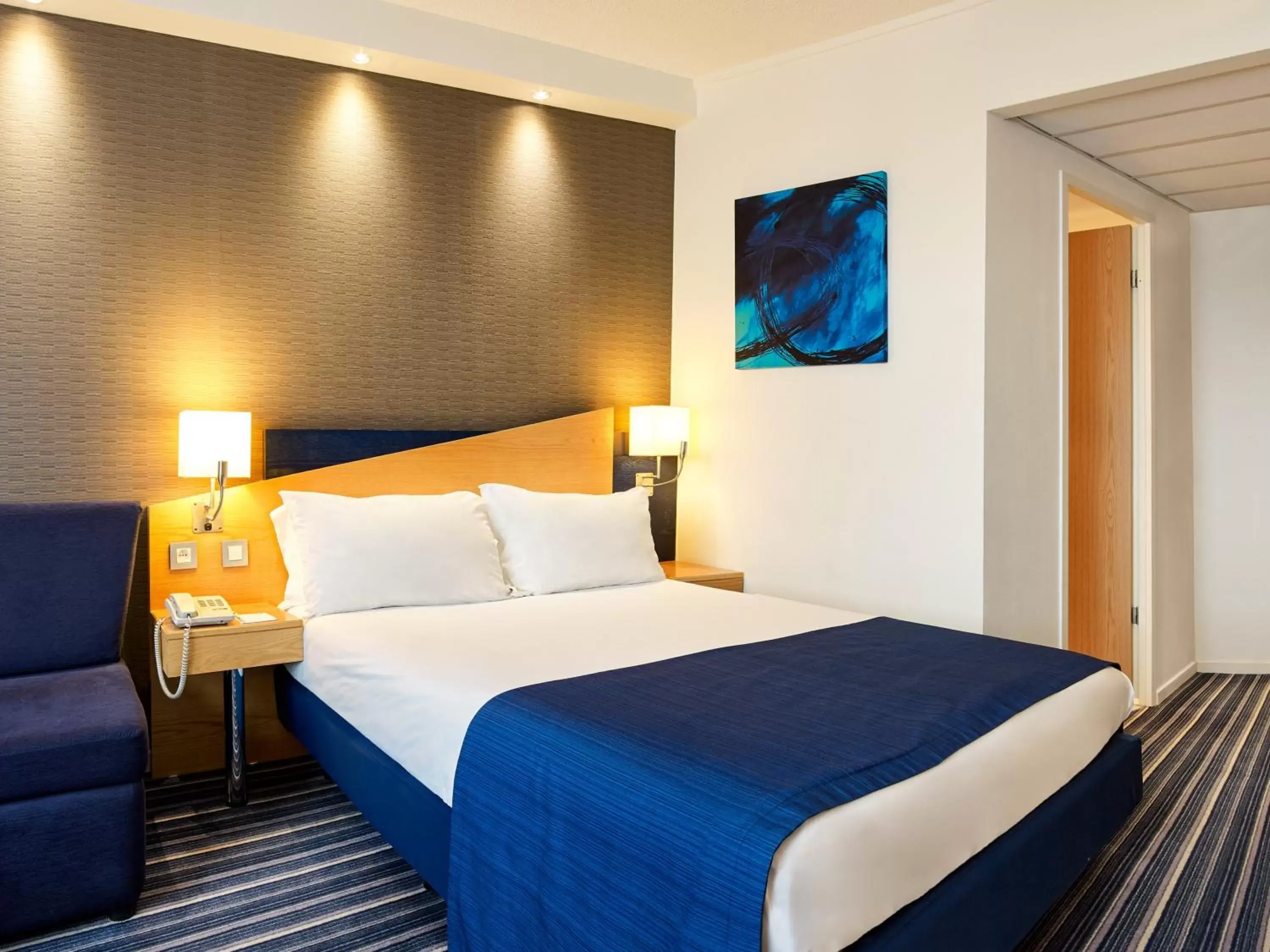 Photo of the whole room, Bed in Holiday Inn Express Hasselt, an IHG Hotel