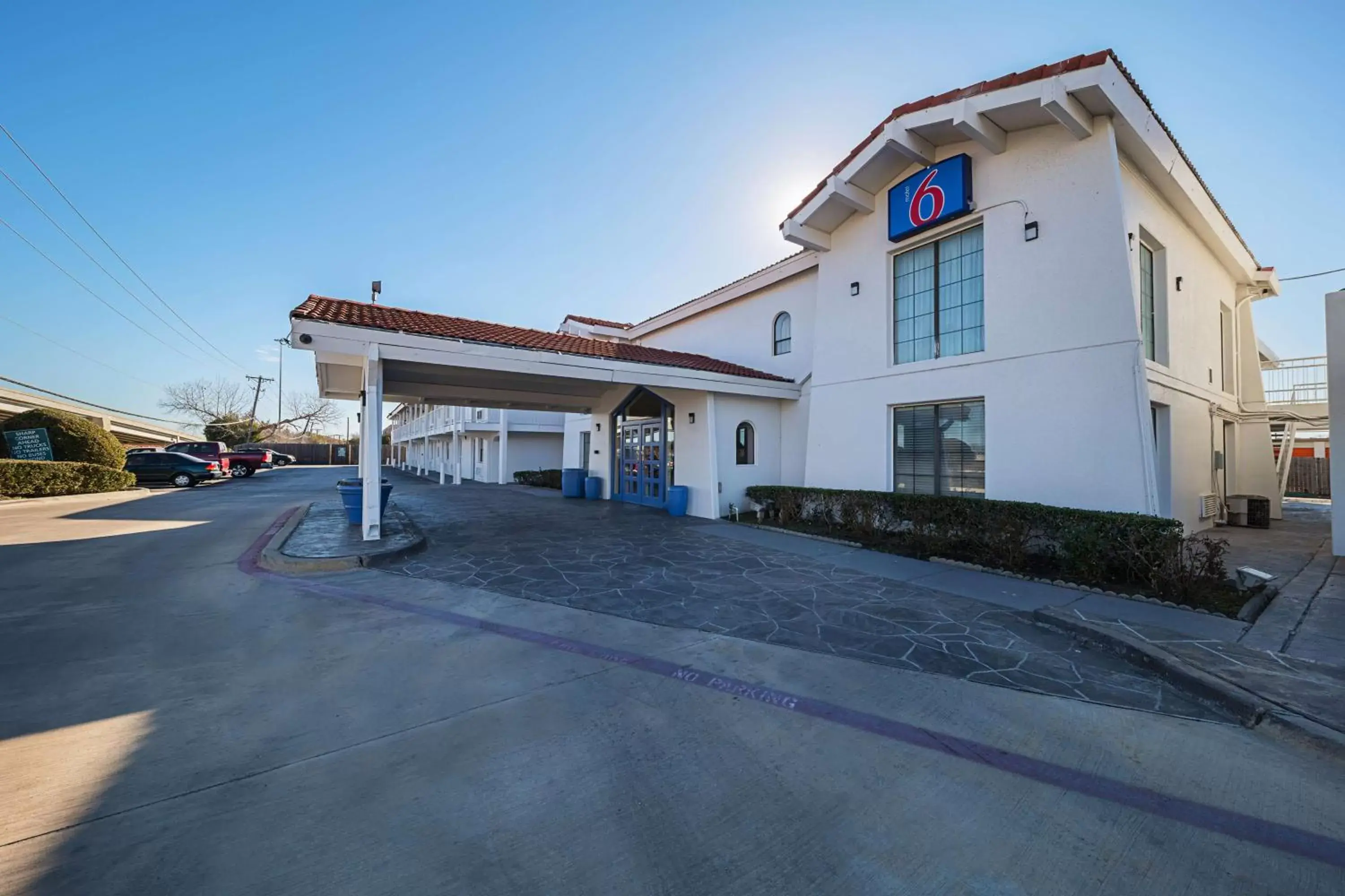 Property Building in Motel 6-Grand Prairie, TX - Interstate 30