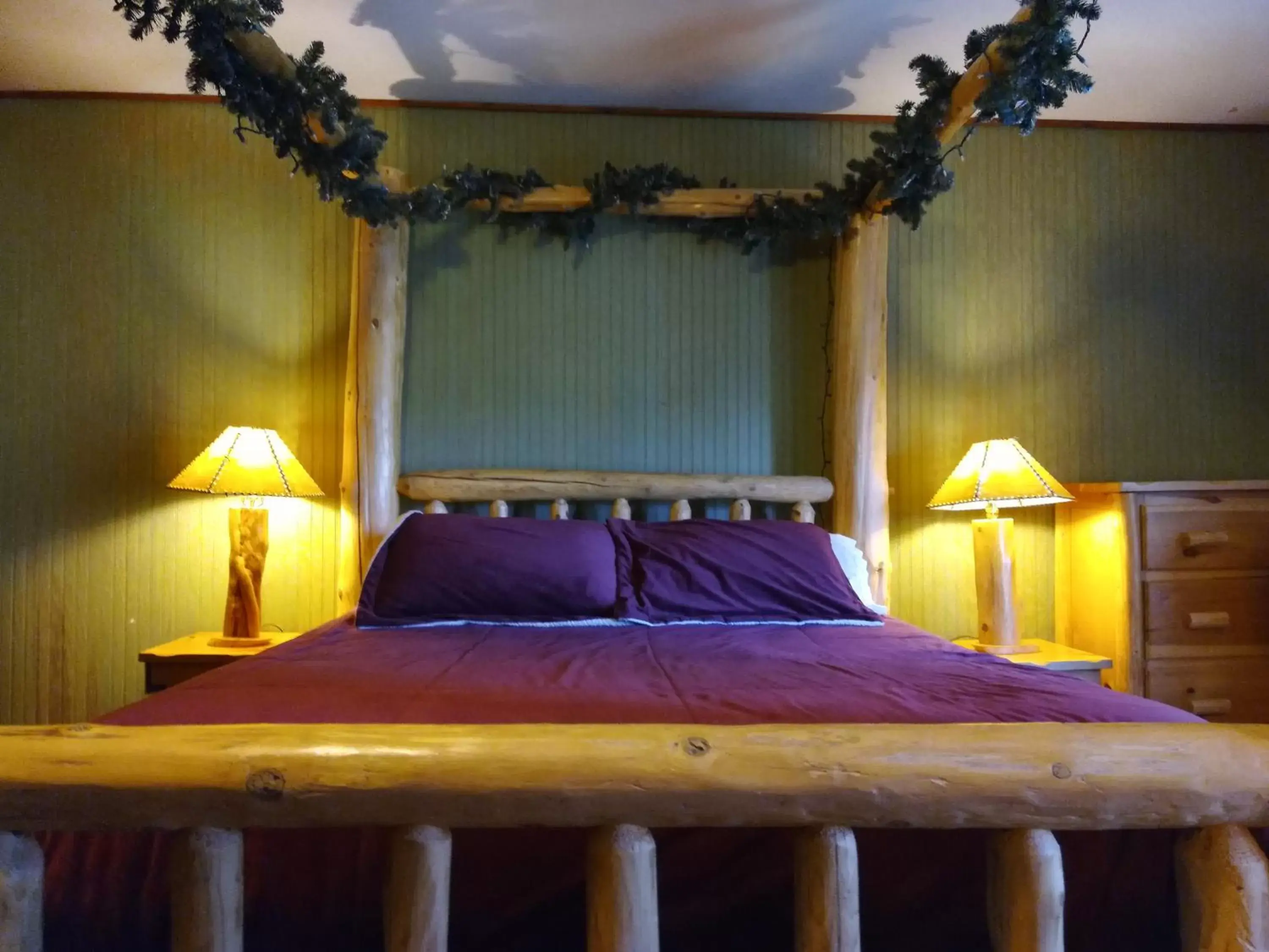 Bed in The Woods Inn