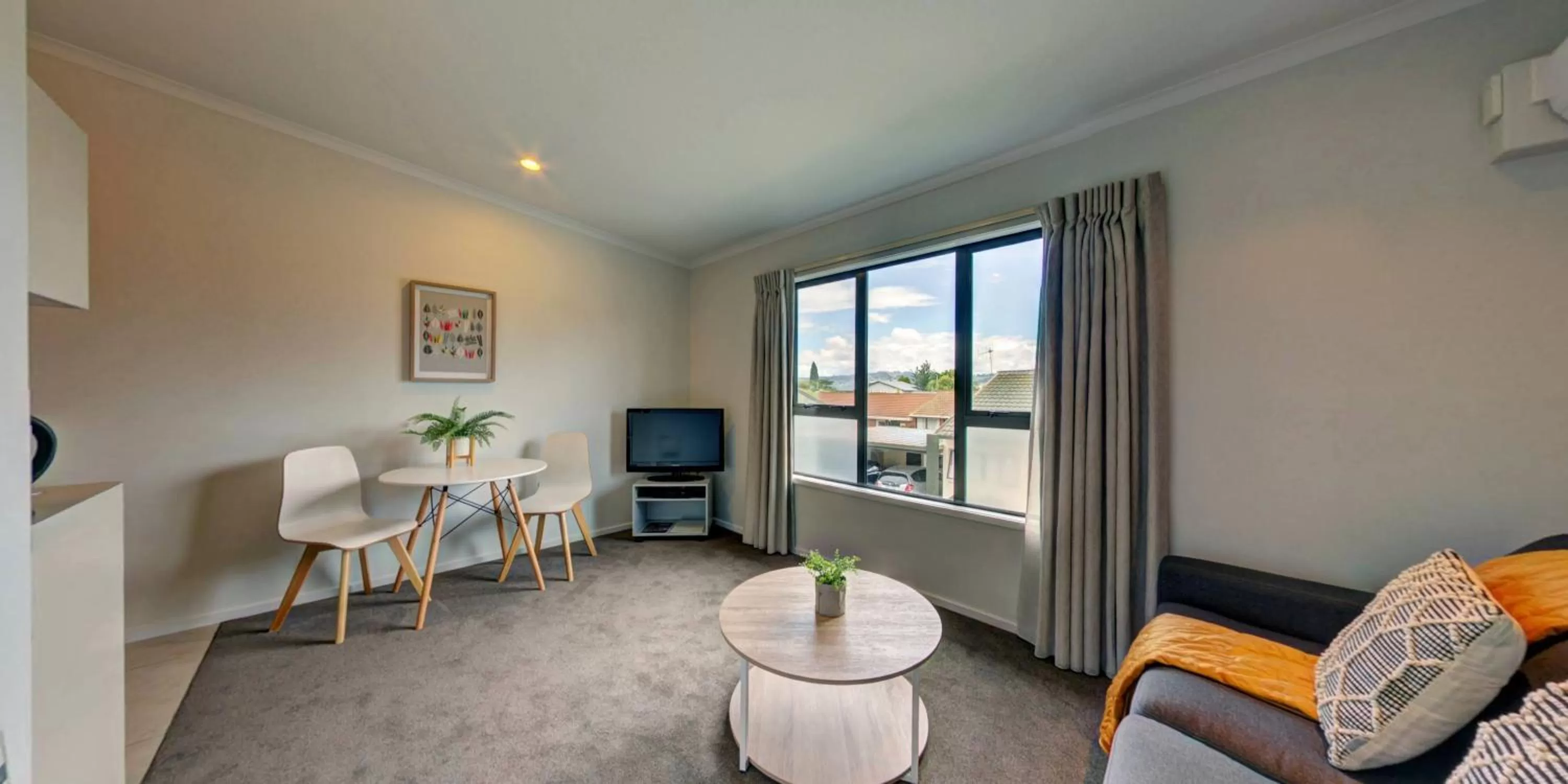 Living room in Alpine Lake Motel
