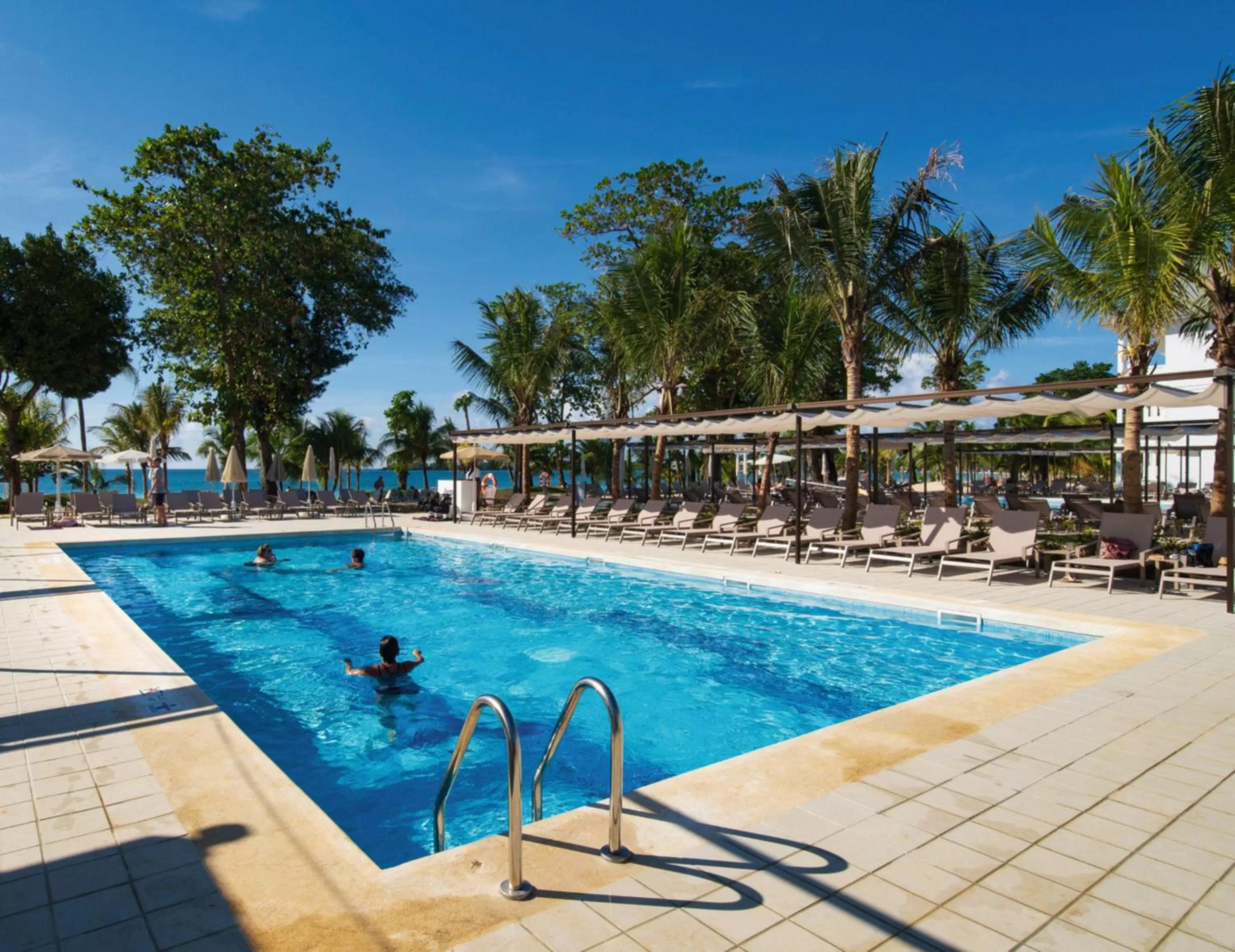Swimming pool in Riu Palace Tropical Bay - All Inclusive