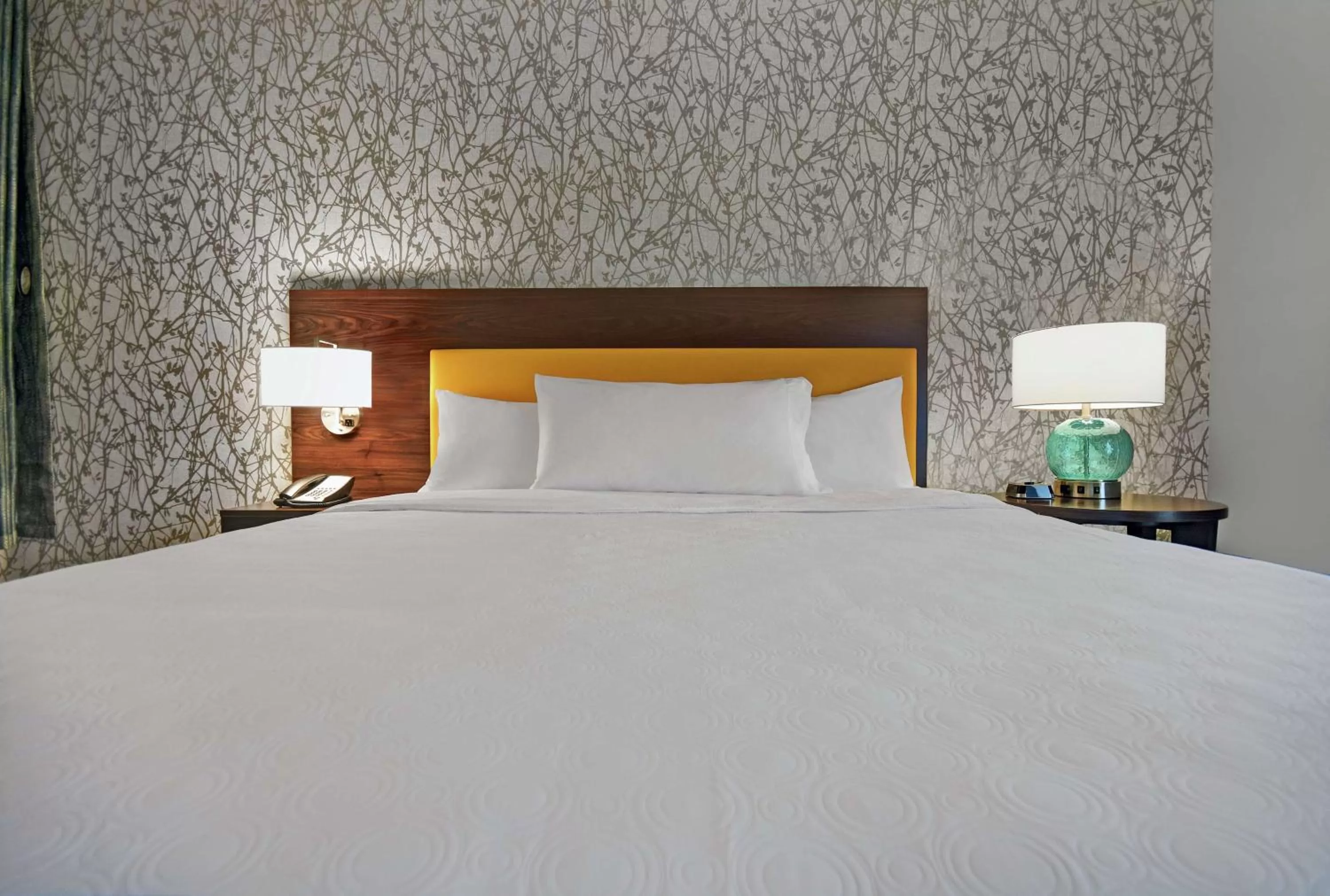 Bed in Home2 Suites By Hilton Lawrenceville Atlanta Sugarloaf, Ga