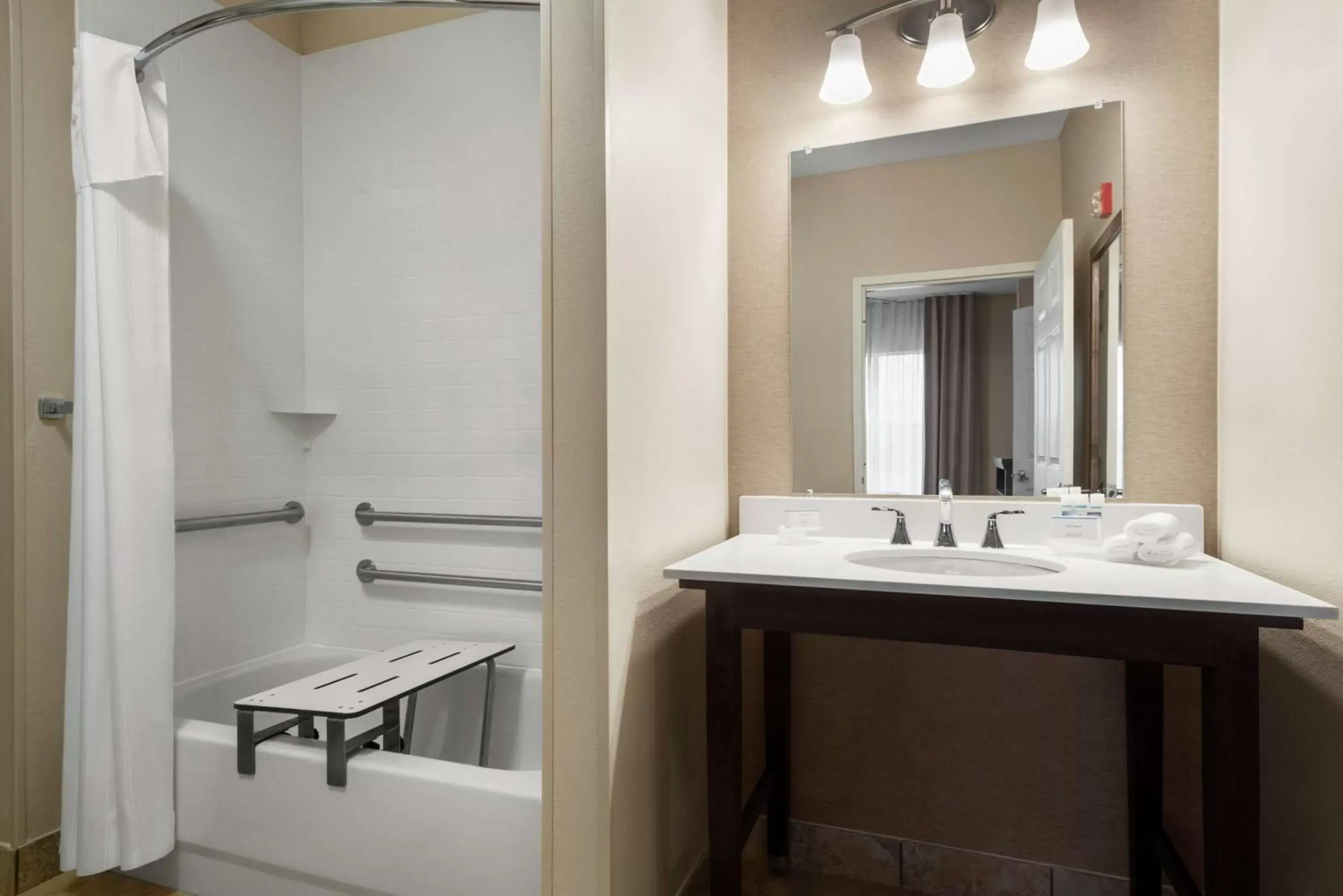 Bathroom in Homewood Suites Rochester-Henrietta