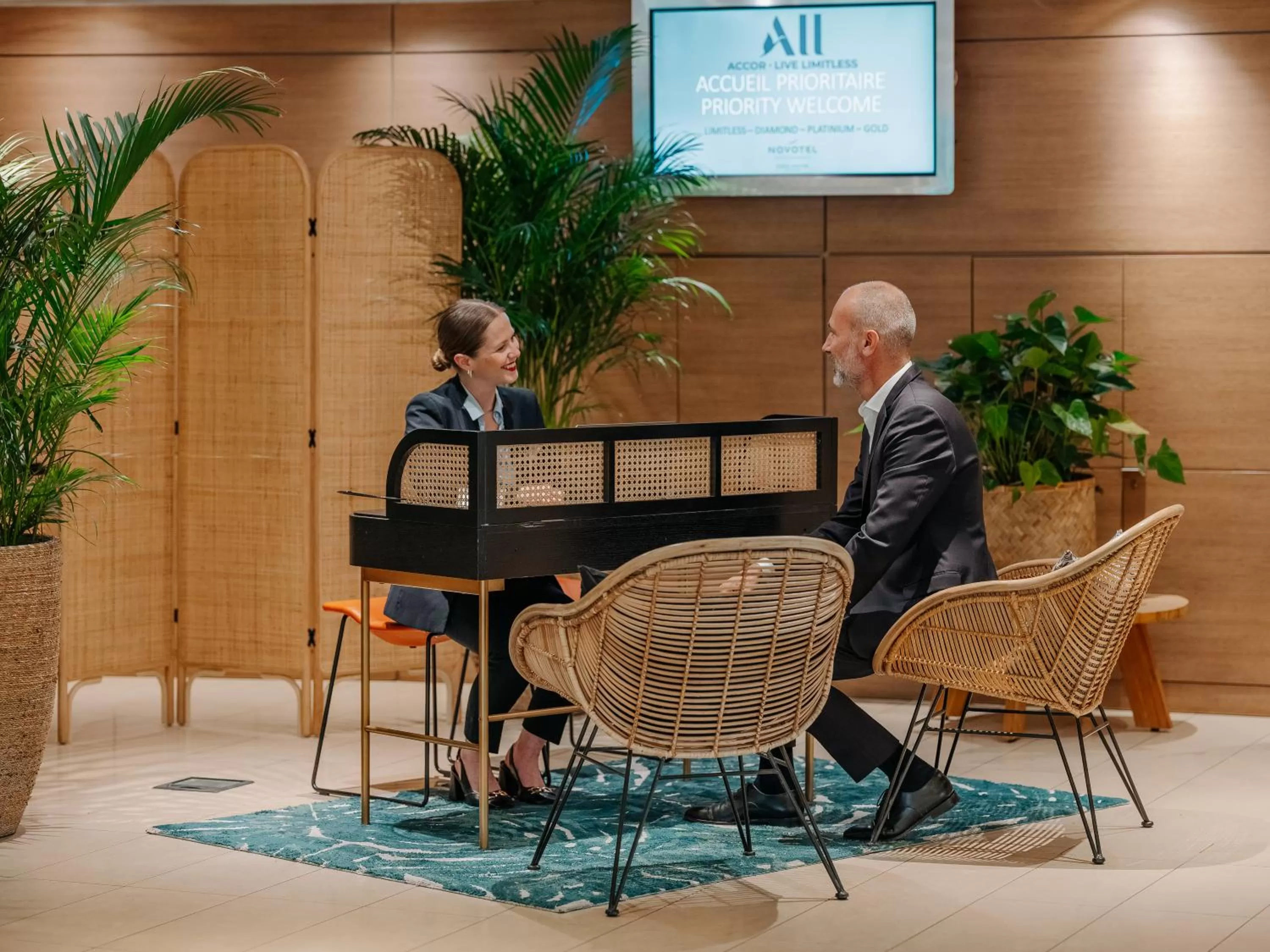 Lobby or reception in Novotel Paris Centre Tour Eiffel
